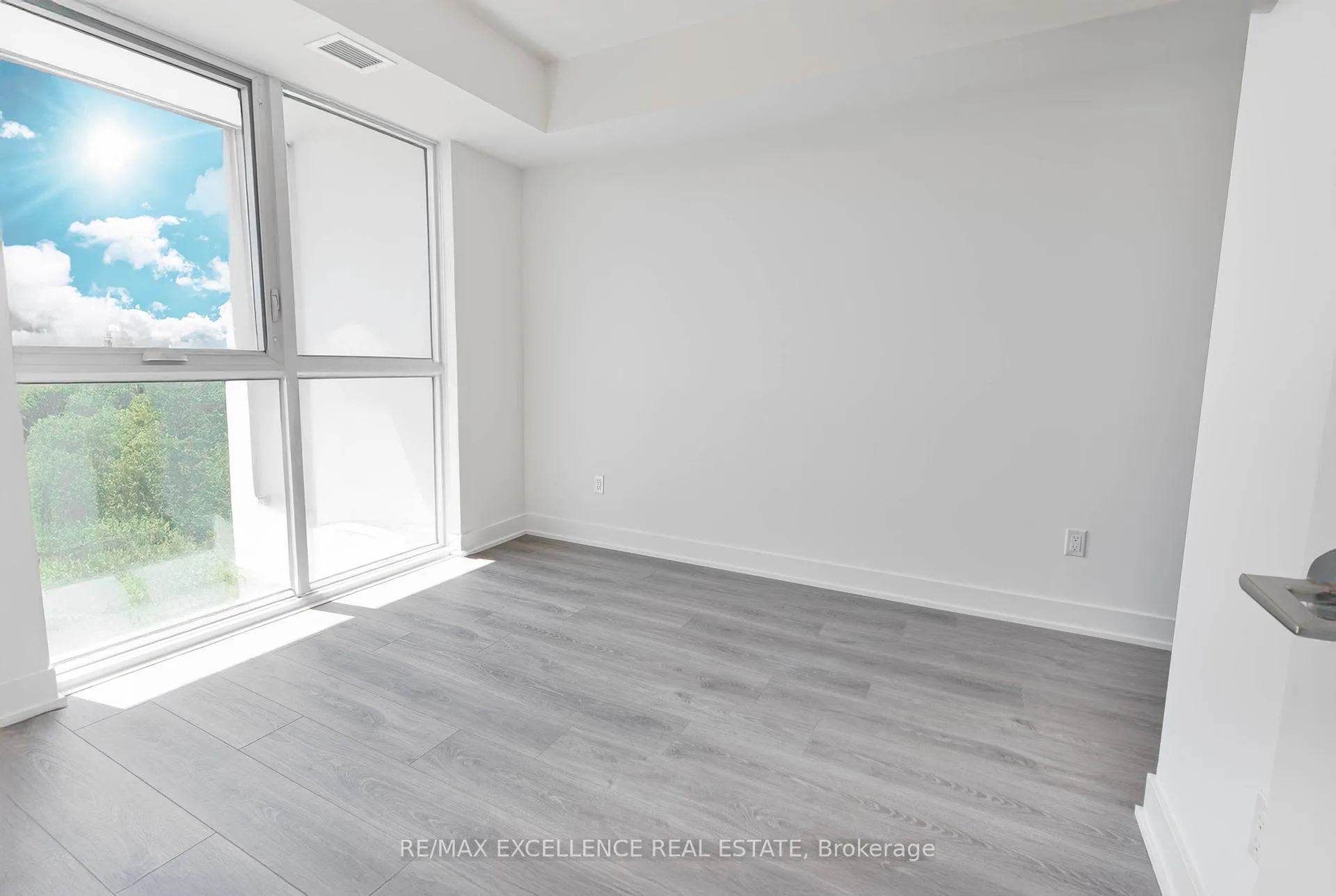 Photo 5 of Unit 408, 2545 Simcoe Street N, Oshawa, Windfields — HOMEH