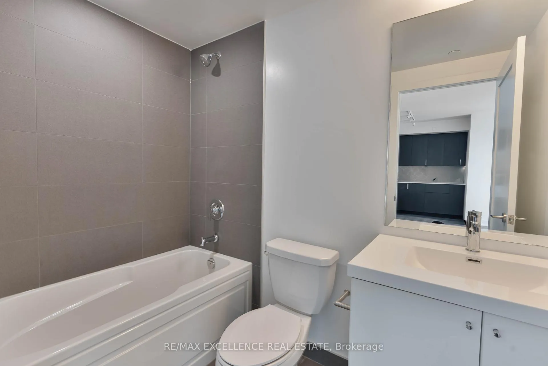 Photo 7 of Unit 408, 2545 Simcoe Street N, Oshawa, Windfields — HOMEH