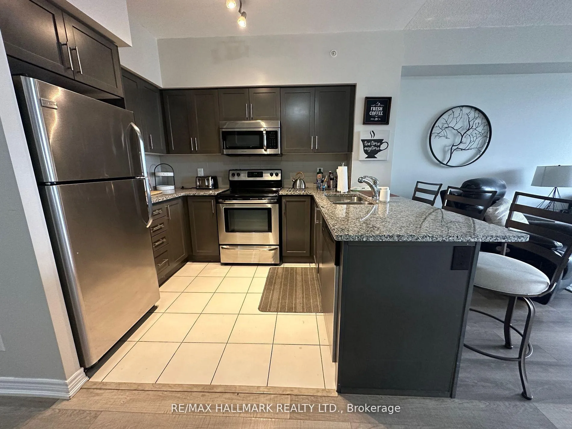 Photo 4 of Unit 1004, 9255 Jane Street, Vaughan, Maple — HOMEH