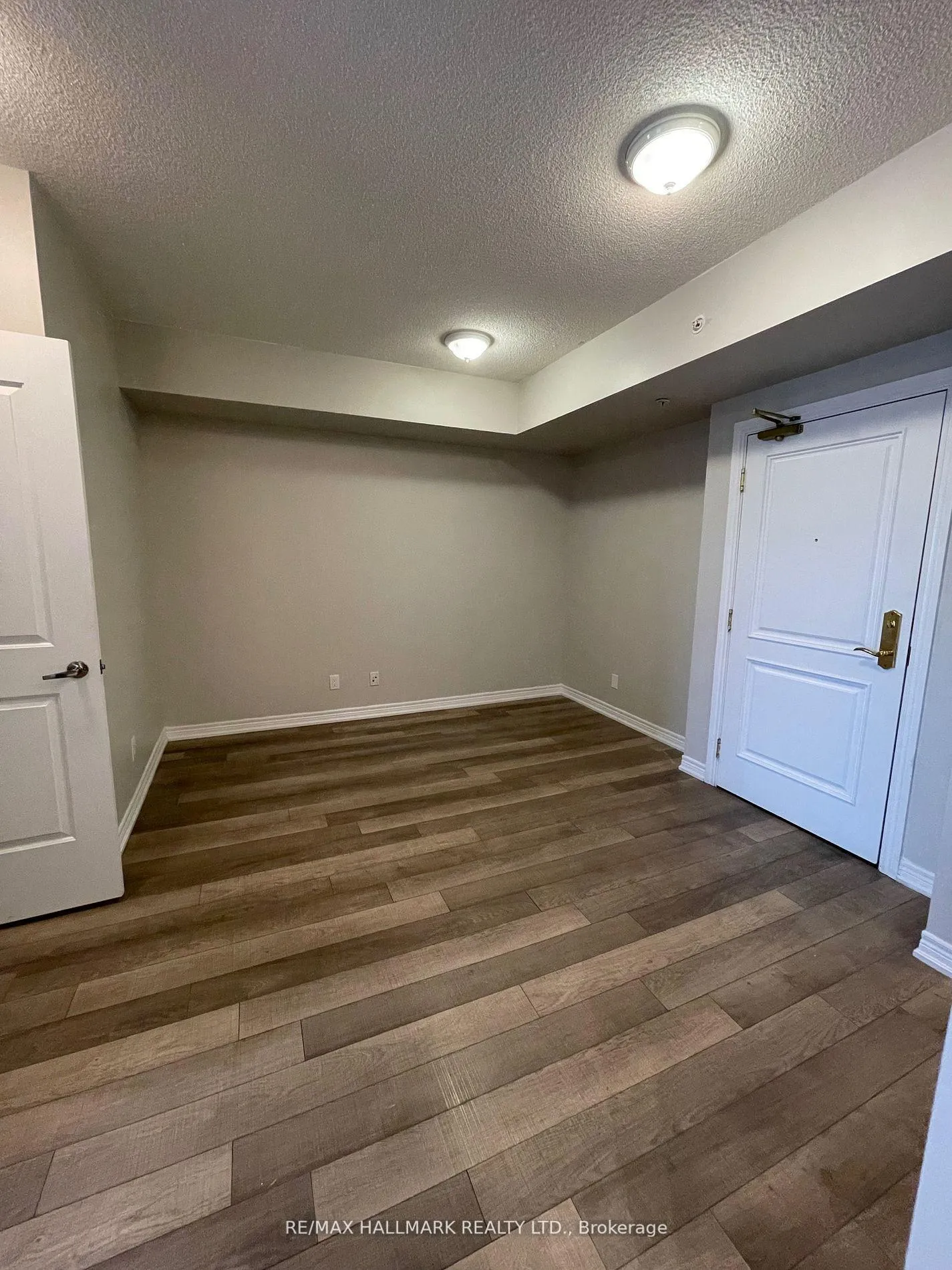 Photo 9 of Unit 1004, 9255 Jane Street, Vaughan, Maple — HOMEH