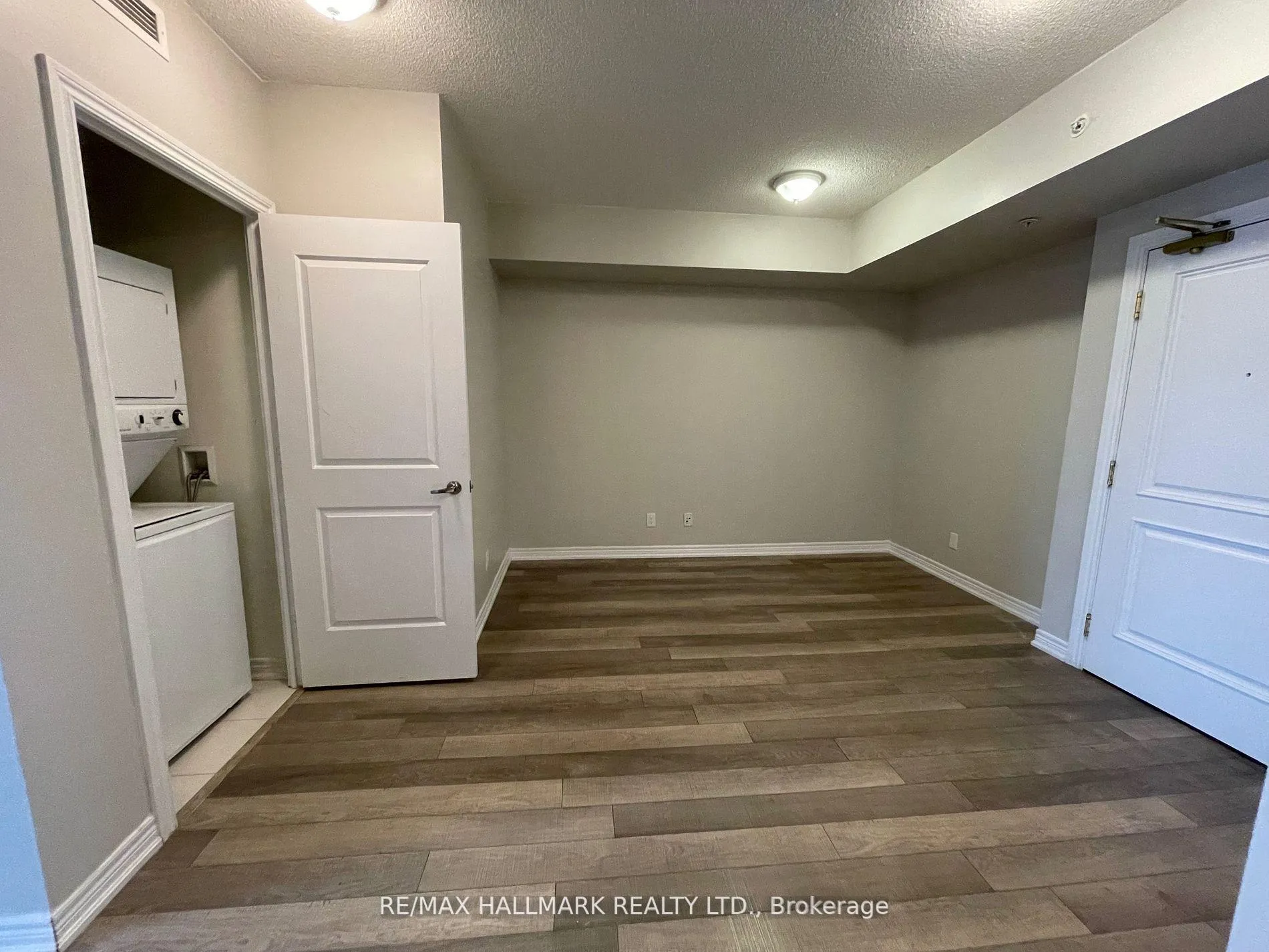 Photo 16 of Unit 1004, 9255 Jane Street, Vaughan, Maple — HOMEH