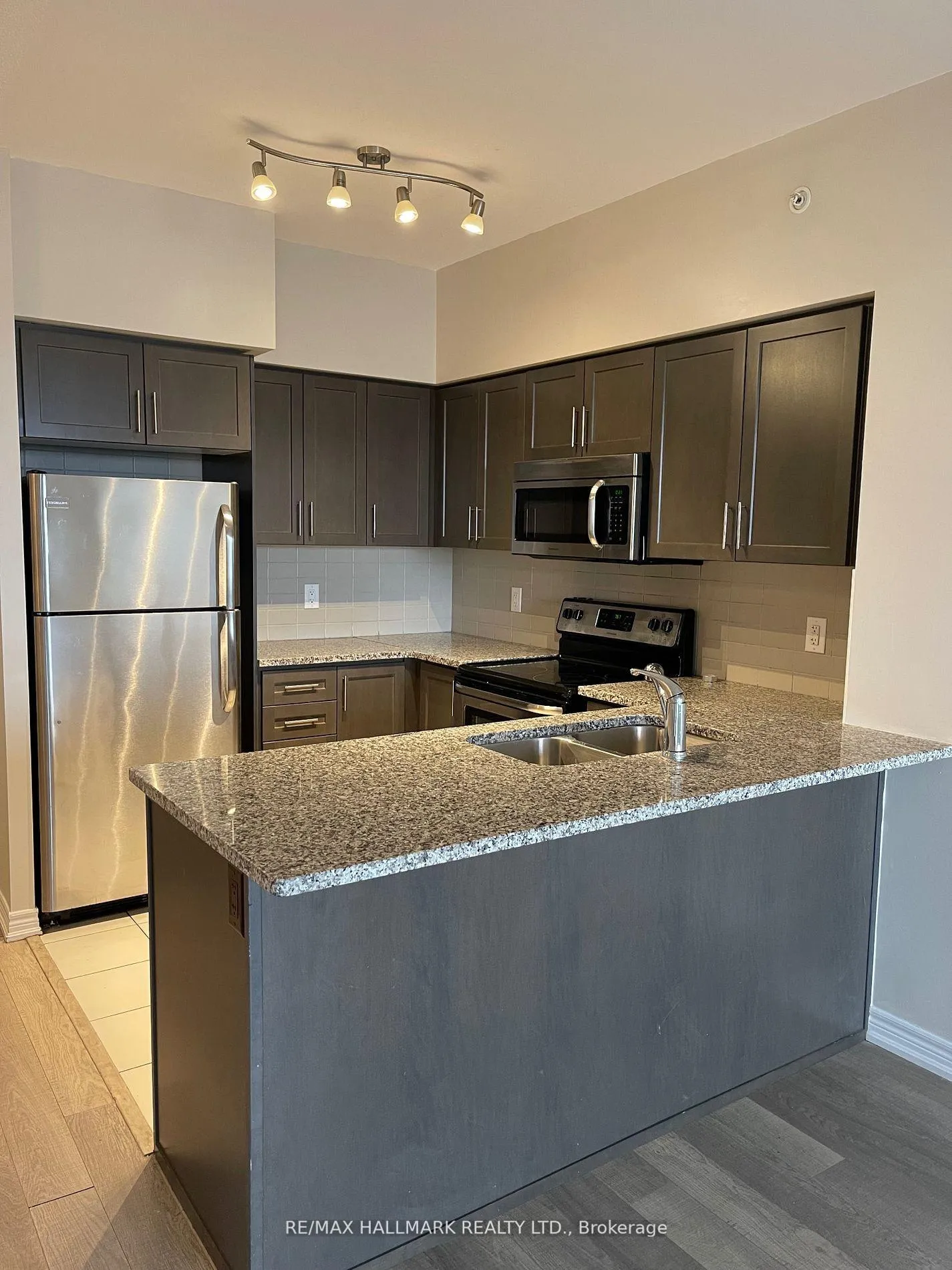 Photo 17 of Unit 1004, 9255 Jane Street, Vaughan, Maple — HOMEH