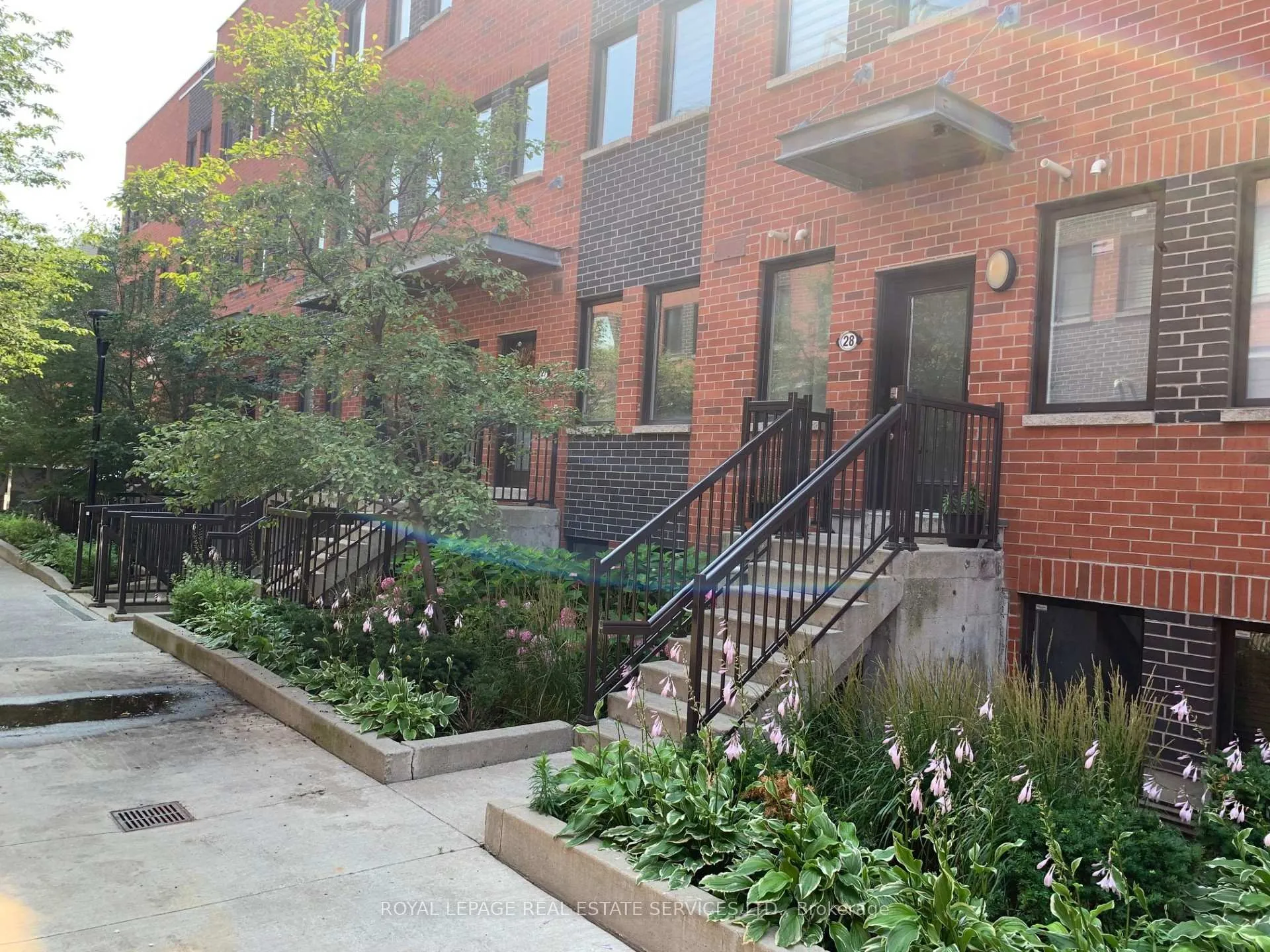 Front of Unit 24, 871 Wilson Avenue