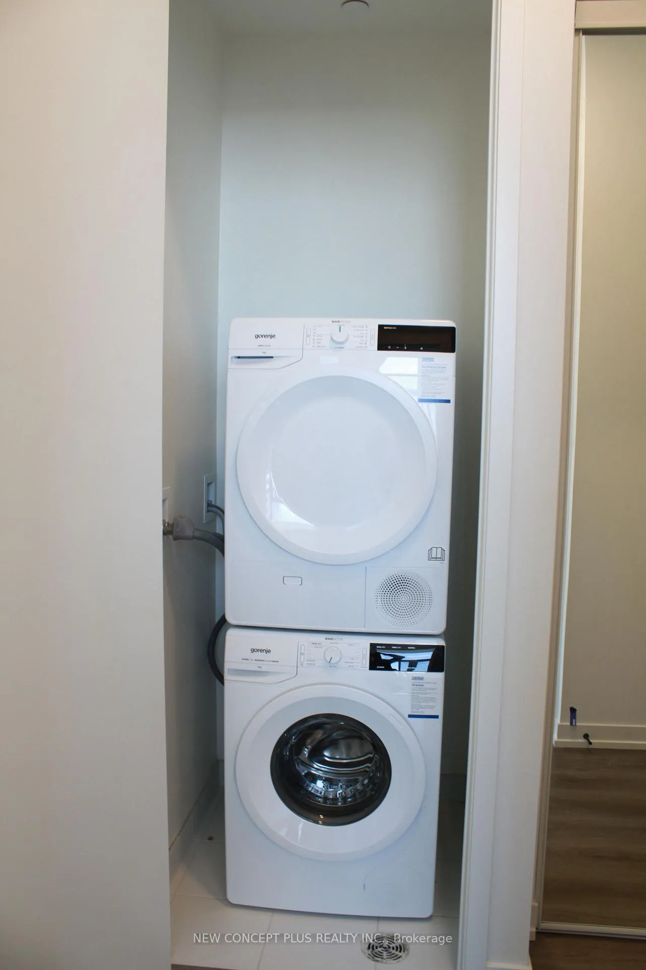 Photo 5 of Unit #1905, 28 Interchange Way, Vaughan, Vaughan Corporate Centre — HOMEH