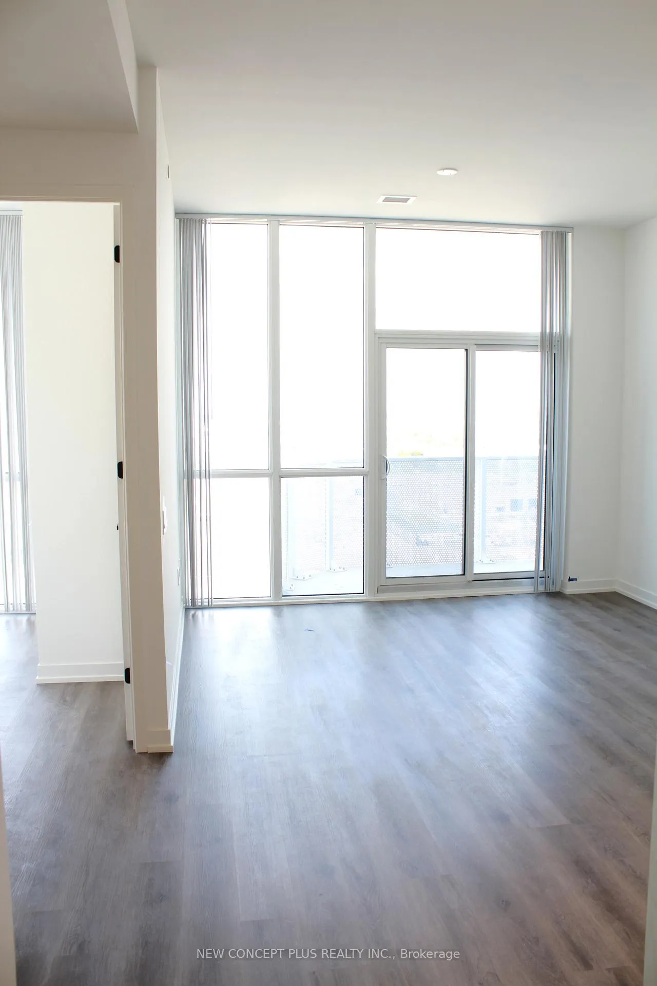 Photo 6 of Unit #1905, 28 Interchange Way, Vaughan, Vaughan Corporate Centre — HOMEH