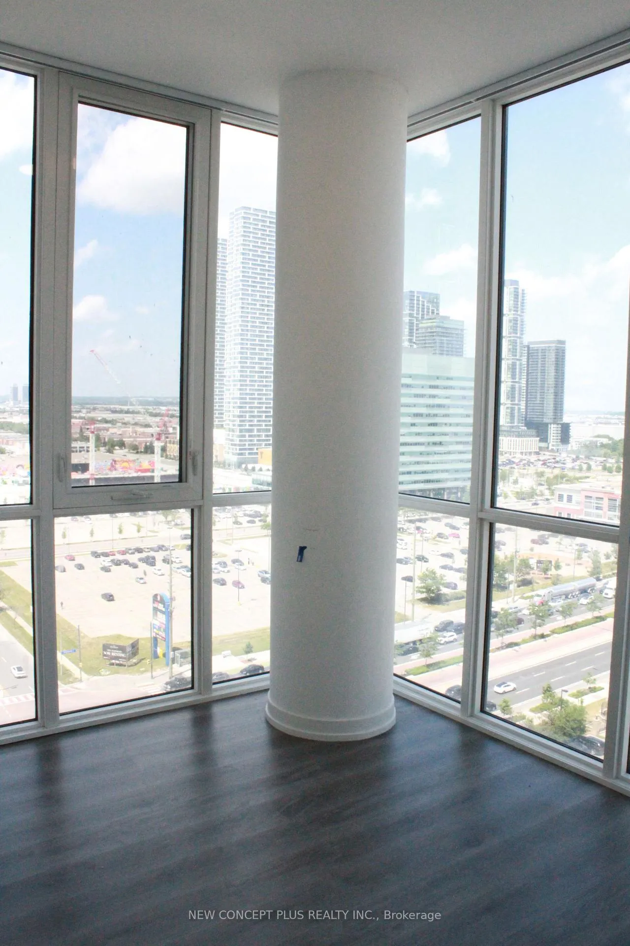 Photo 7 of Unit #1905, 28 Interchange Way, Vaughan, Vaughan Corporate Centre — HOMEH