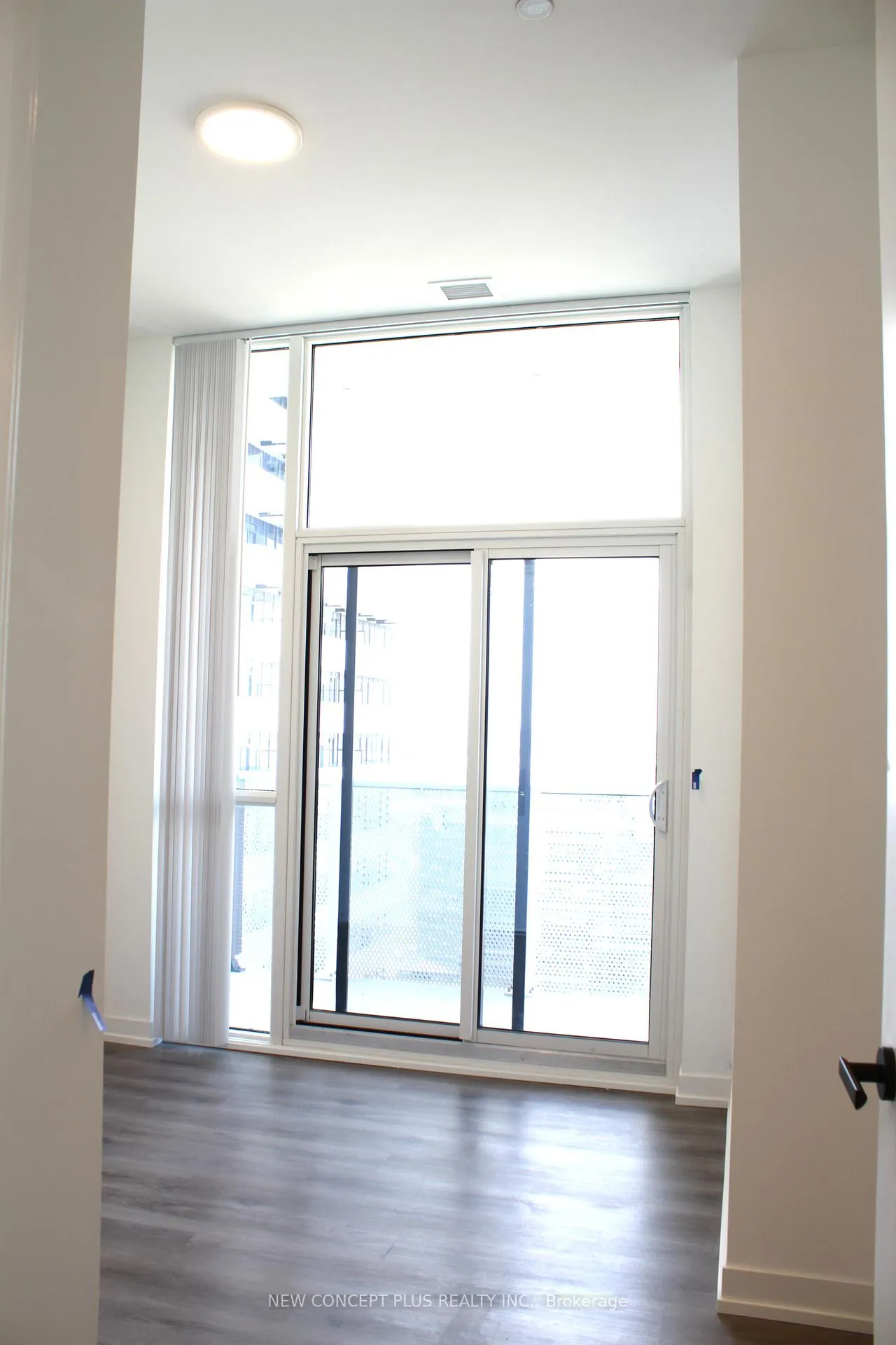 Photo 8 of Unit #1905, 28 Interchange Way, Vaughan, Vaughan Corporate Centre — HOMEH