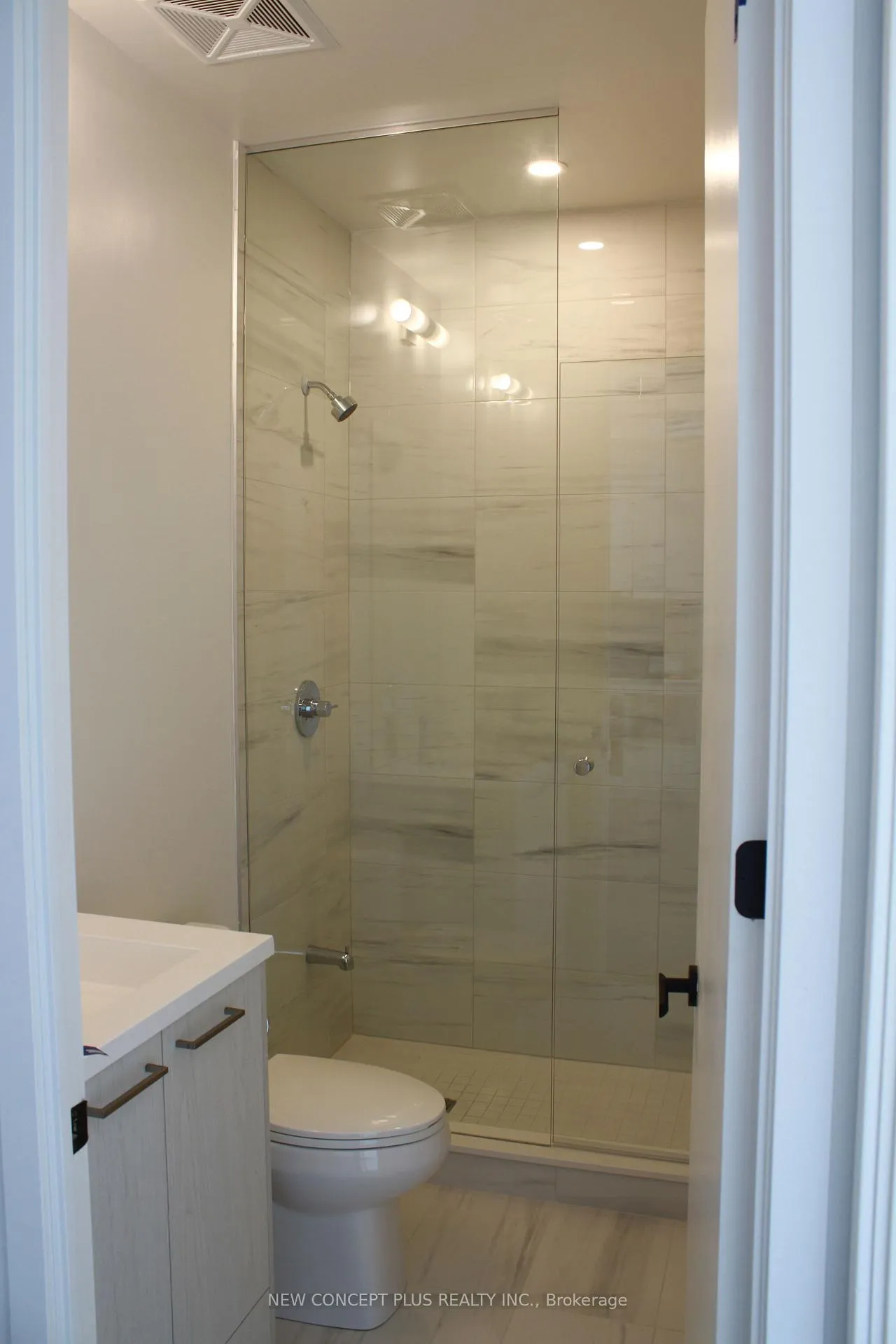 Photo 13 of Unit #1905, 28 Interchange Way, Vaughan, Vaughan Corporate Centre — HOMEH