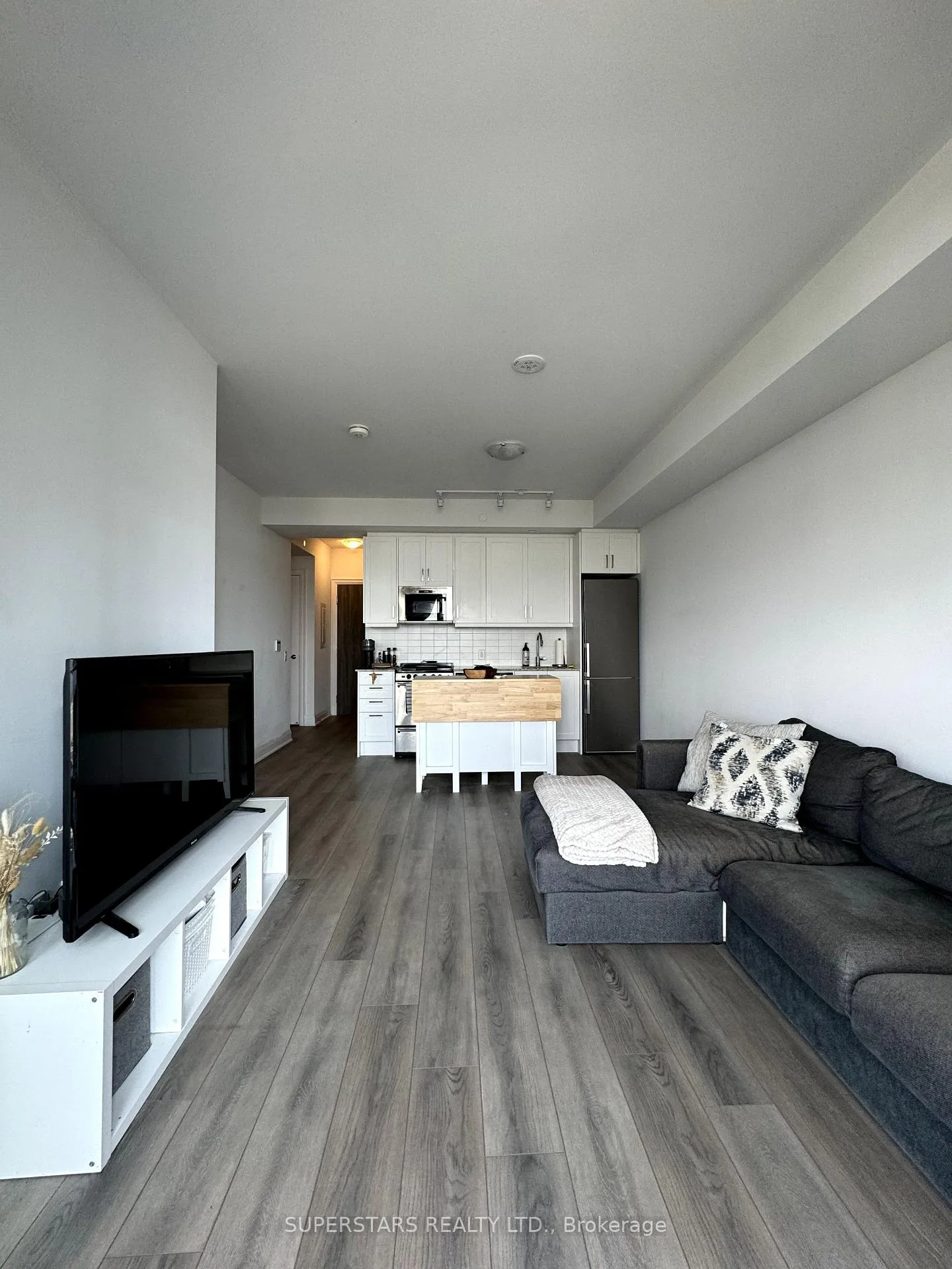 Photo 3 of Unit 711, 10 Gatineau Drive, Vaughan, Beverley Glen — HOMEH