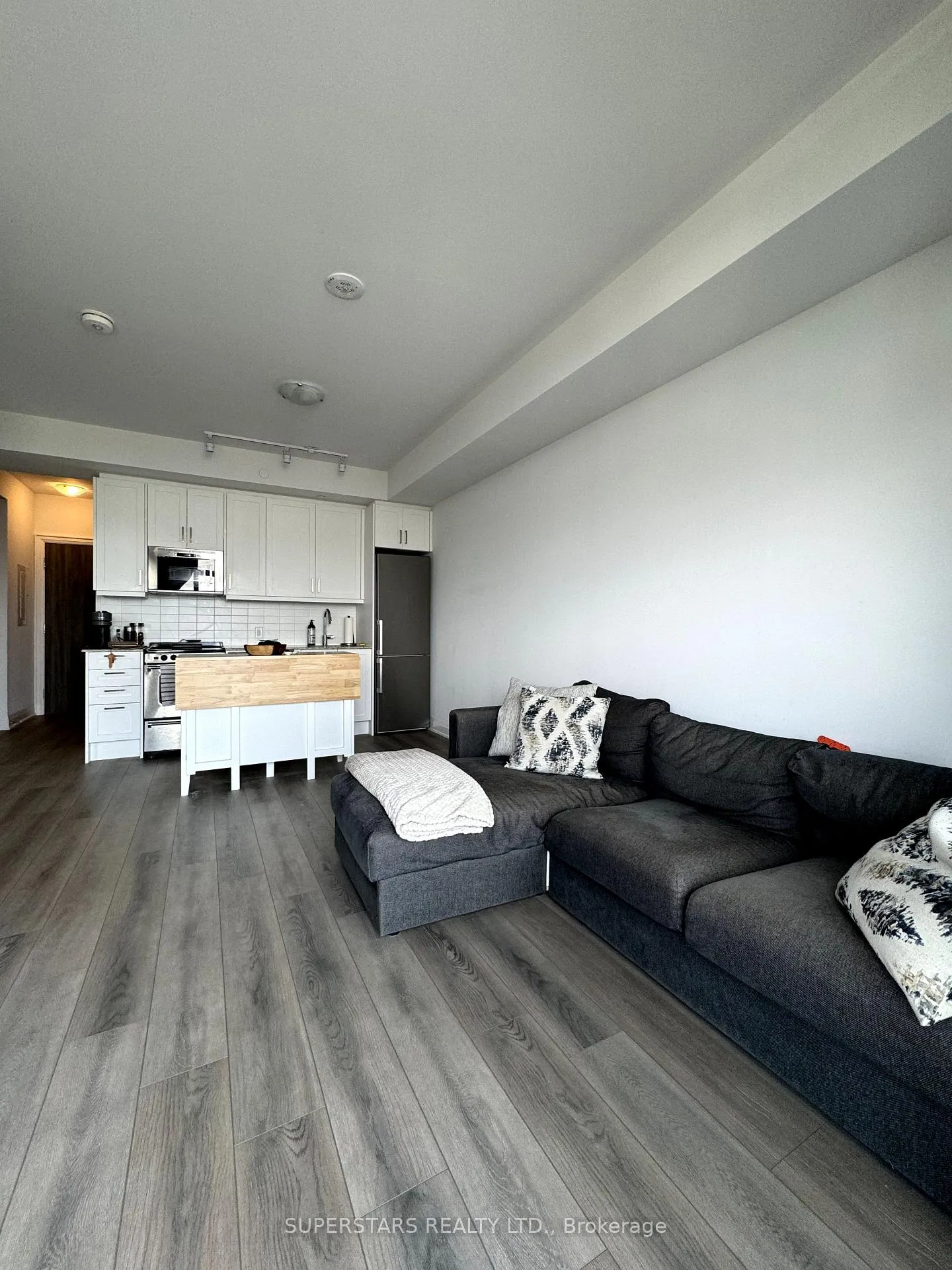 Photo 5 of Unit 711, 10 Gatineau Drive, Vaughan, Beverley Glen — HOMEH
