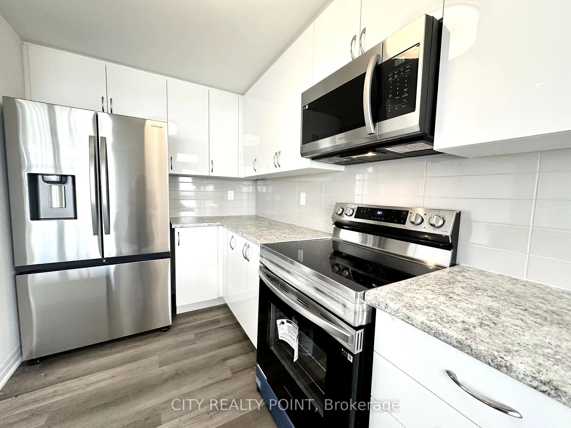 Photo 8 of Unit 5, 15 Fieldridge Crescent N, Brampton, Sandringham-Wellington North — HOMEH