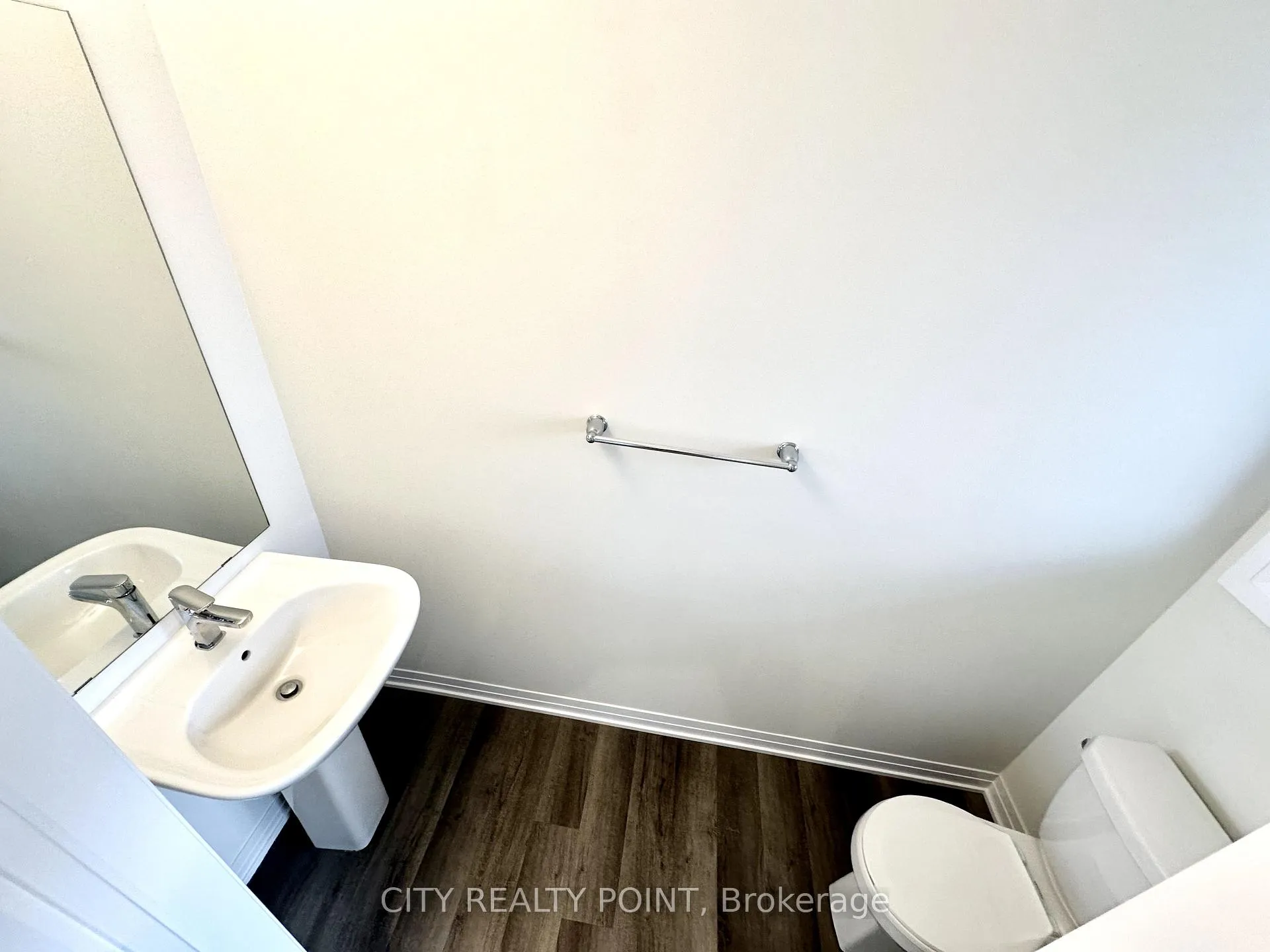 Photo 10 of Unit 5, 15 Fieldridge Crescent N, Brampton, Sandringham-Wellington North — HOMEH