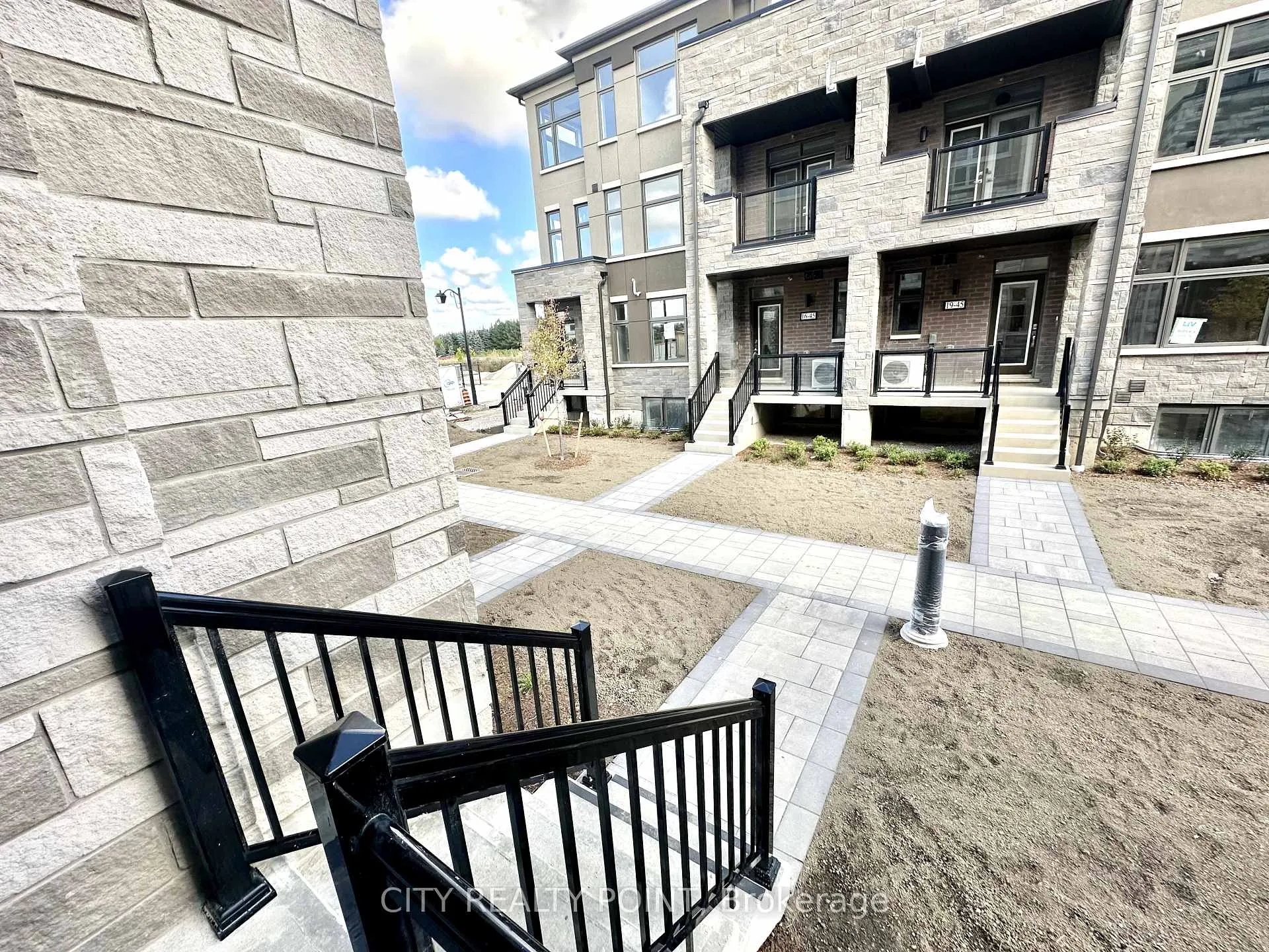 Photo 28 of Unit 5, 15 Fieldridge Crescent N, Brampton, Sandringham-Wellington North — HOMEH