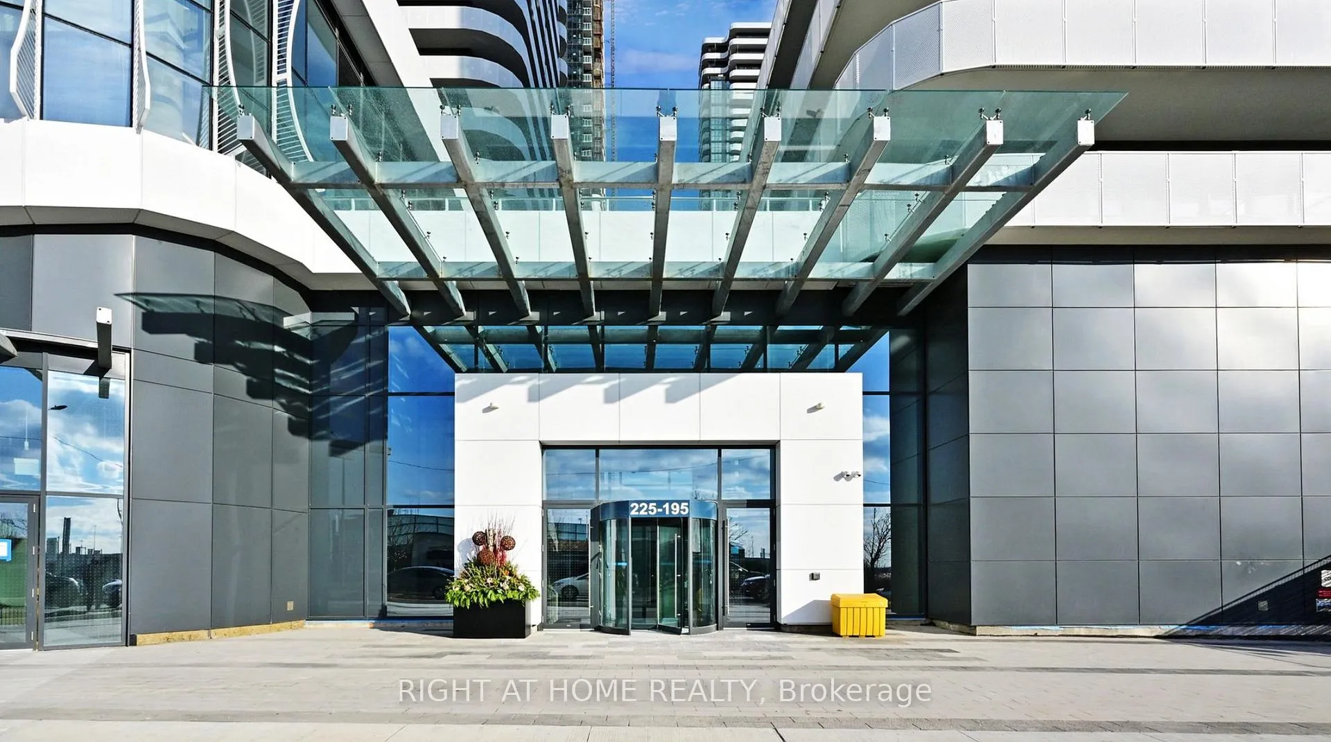 Photo 2 of Unit 5015, 195 Commerce Street, Vaughan, Vaughan Corporate Centre — HOMEH