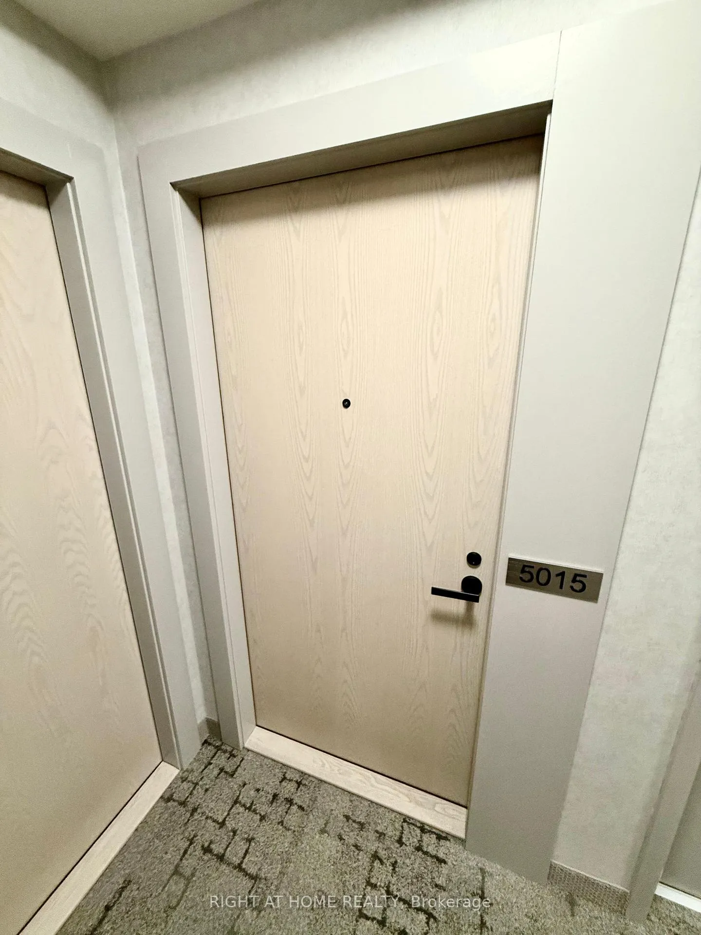 Photo 5 of Unit 5015, 195 Commerce Street, Vaughan, Vaughan Corporate Centre — HOMEH