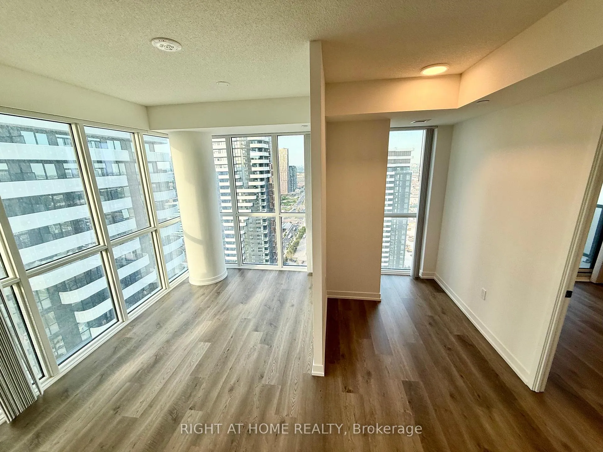 Photo 10 of Unit 5015, 195 Commerce Street, Vaughan, Vaughan Corporate Centre — HOMEH
