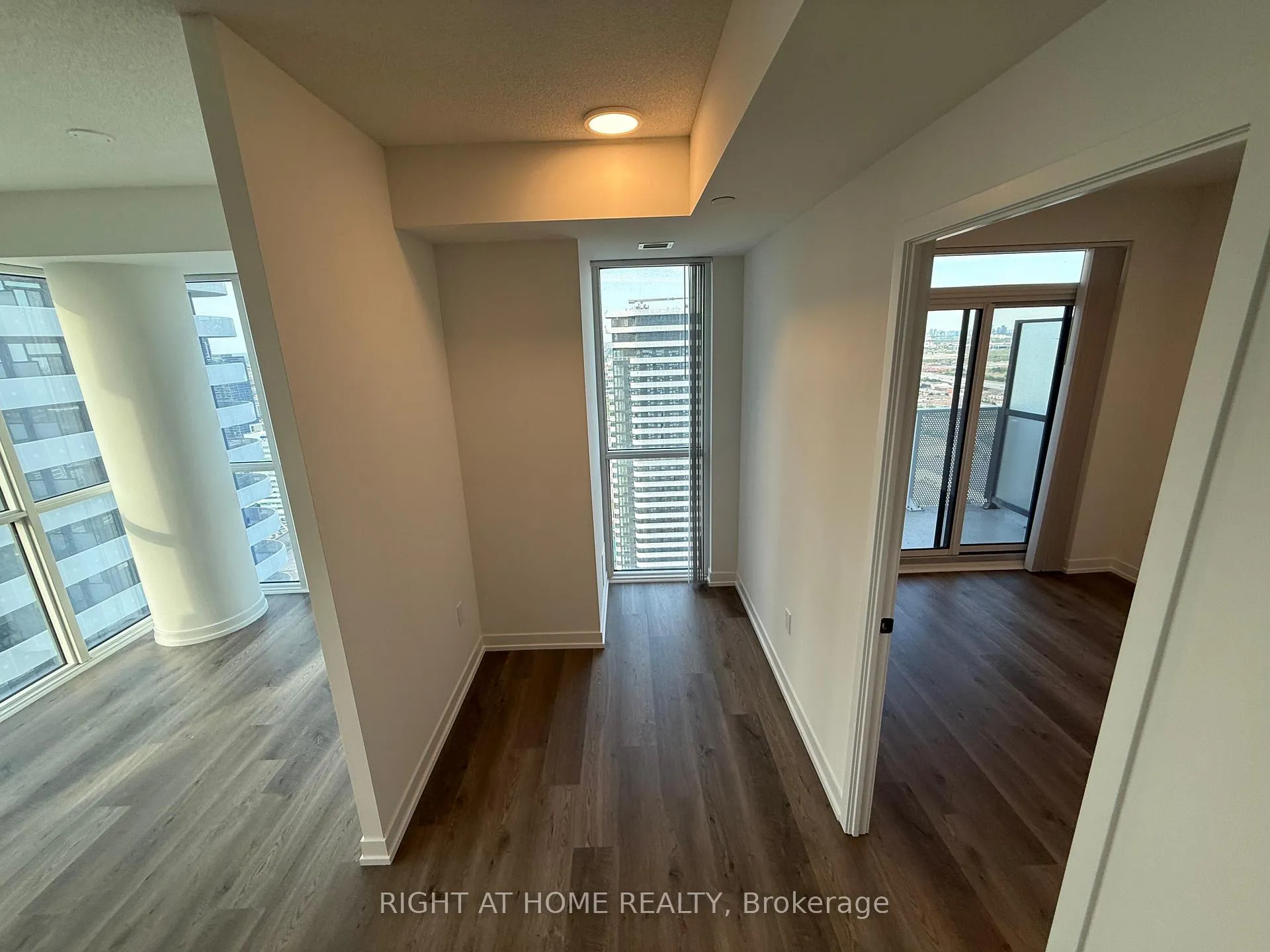 Photo 12 of Unit 5015, 195 Commerce Street, Vaughan, Vaughan Corporate Centre — HOMEH