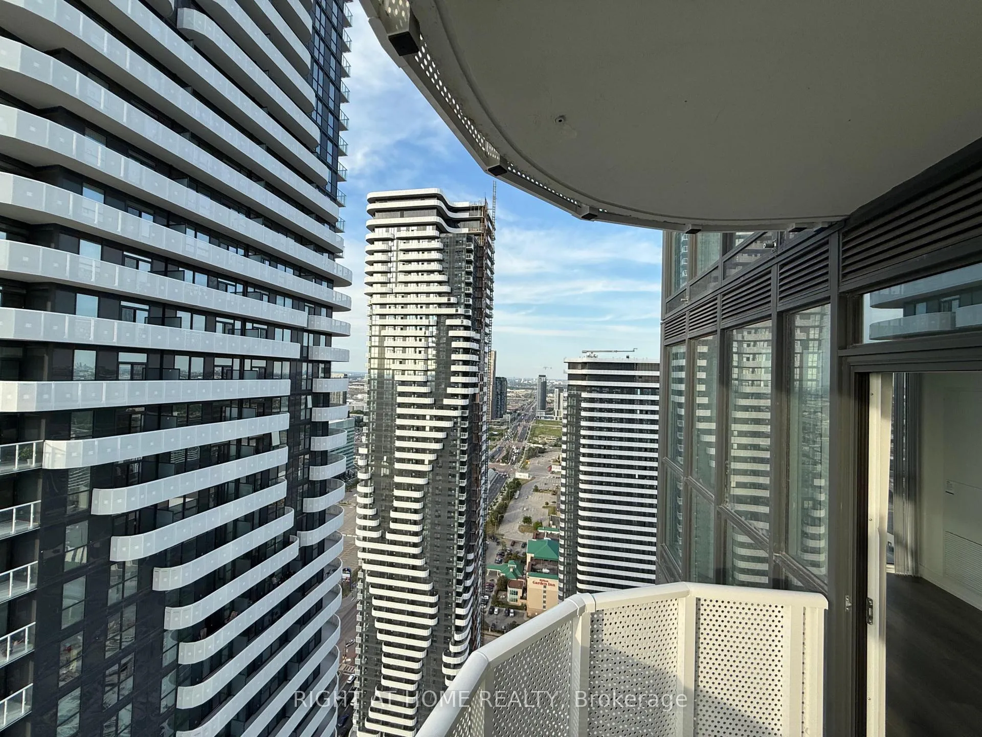 Photo 17 of Unit 5015, 195 Commerce Street, Vaughan, Vaughan Corporate Centre — HOMEH