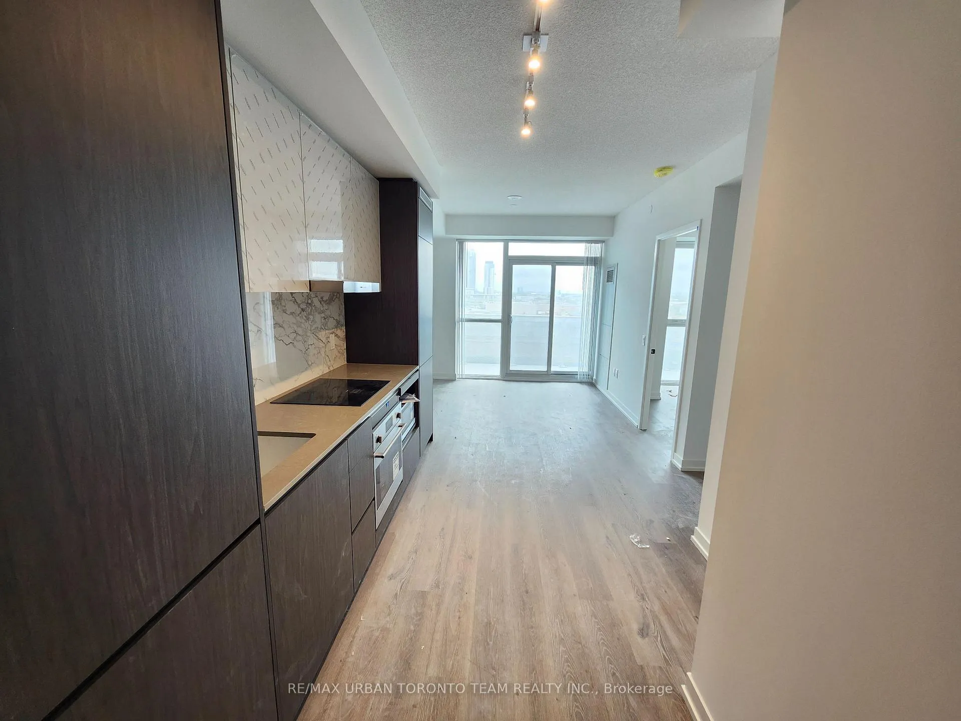 Photo 2 of Unit 907, 28 Interchange Way, Vaughan, Vaughan Corporate Centre — HOMEH