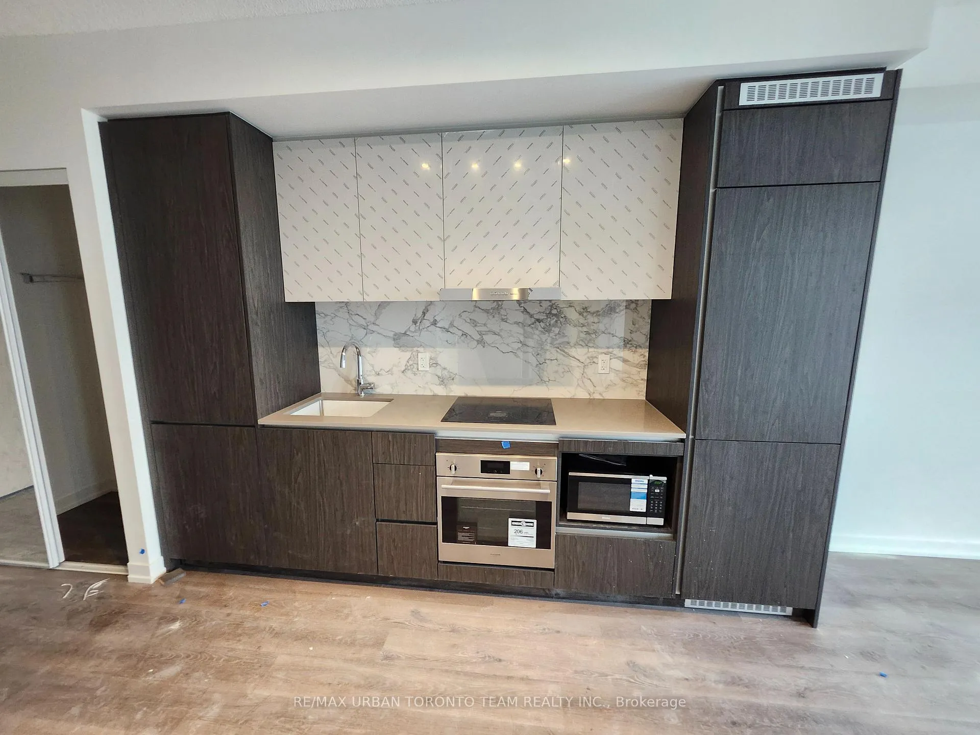 Photo 3 of Unit 907, 28 Interchange Way, Vaughan, Vaughan Corporate Centre — HOMEH