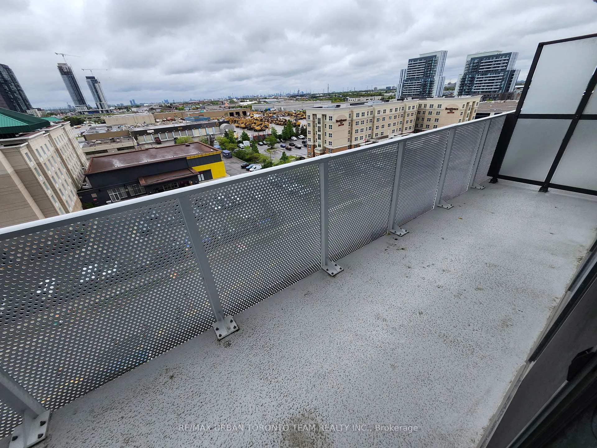 Photo 6 of Unit 907, 28 Interchange Way, Vaughan, Vaughan Corporate Centre — HOMEH