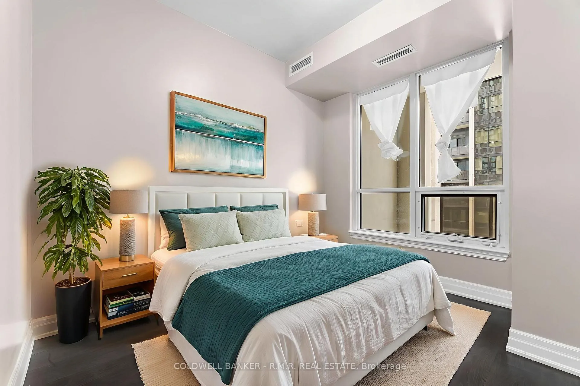 Photo 5 of Unit 404, 9085 Jane Street, Vaughan, Concord — HOMEH