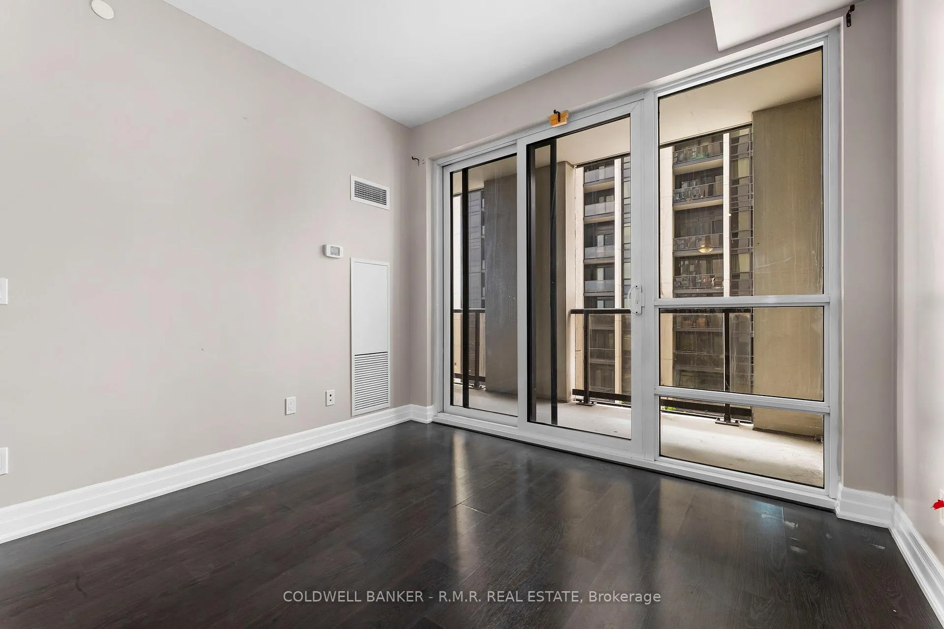 Photo 9 of Unit 404, 9085 Jane Street, Vaughan, Concord — HOMEH