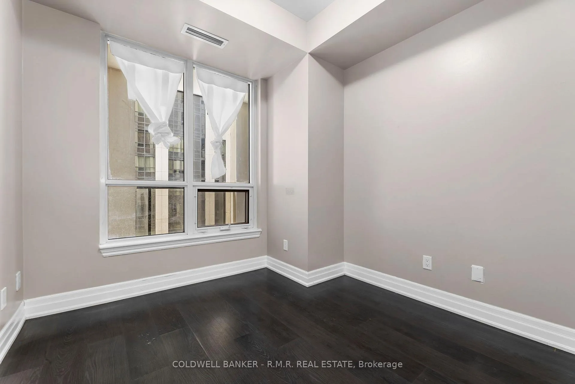 Photo 11 of Unit 404, 9085 Jane Street, Vaughan, Concord — HOMEH