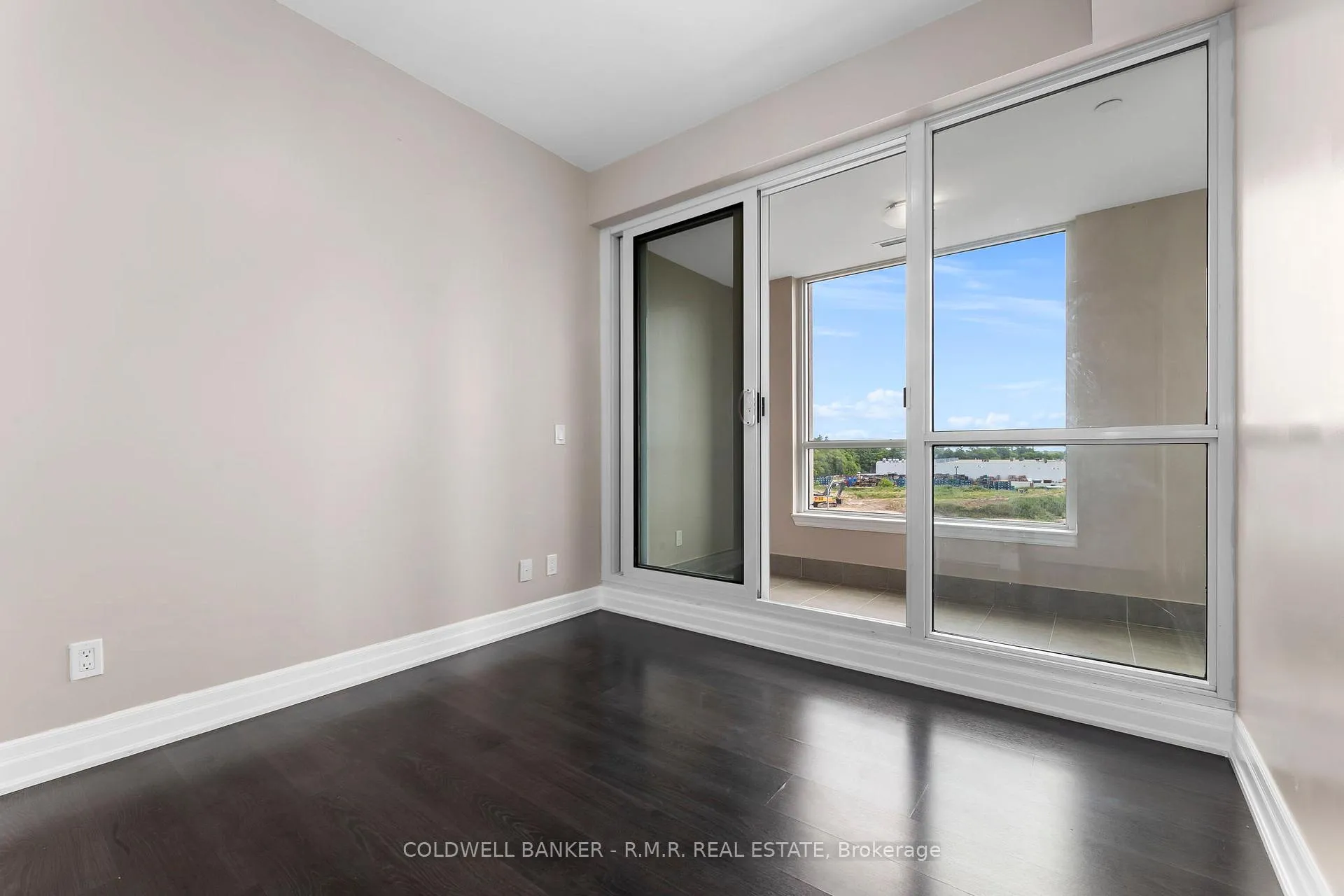 Photo 13 of Unit 404, 9085 Jane Street, Vaughan, Concord — HOMEH