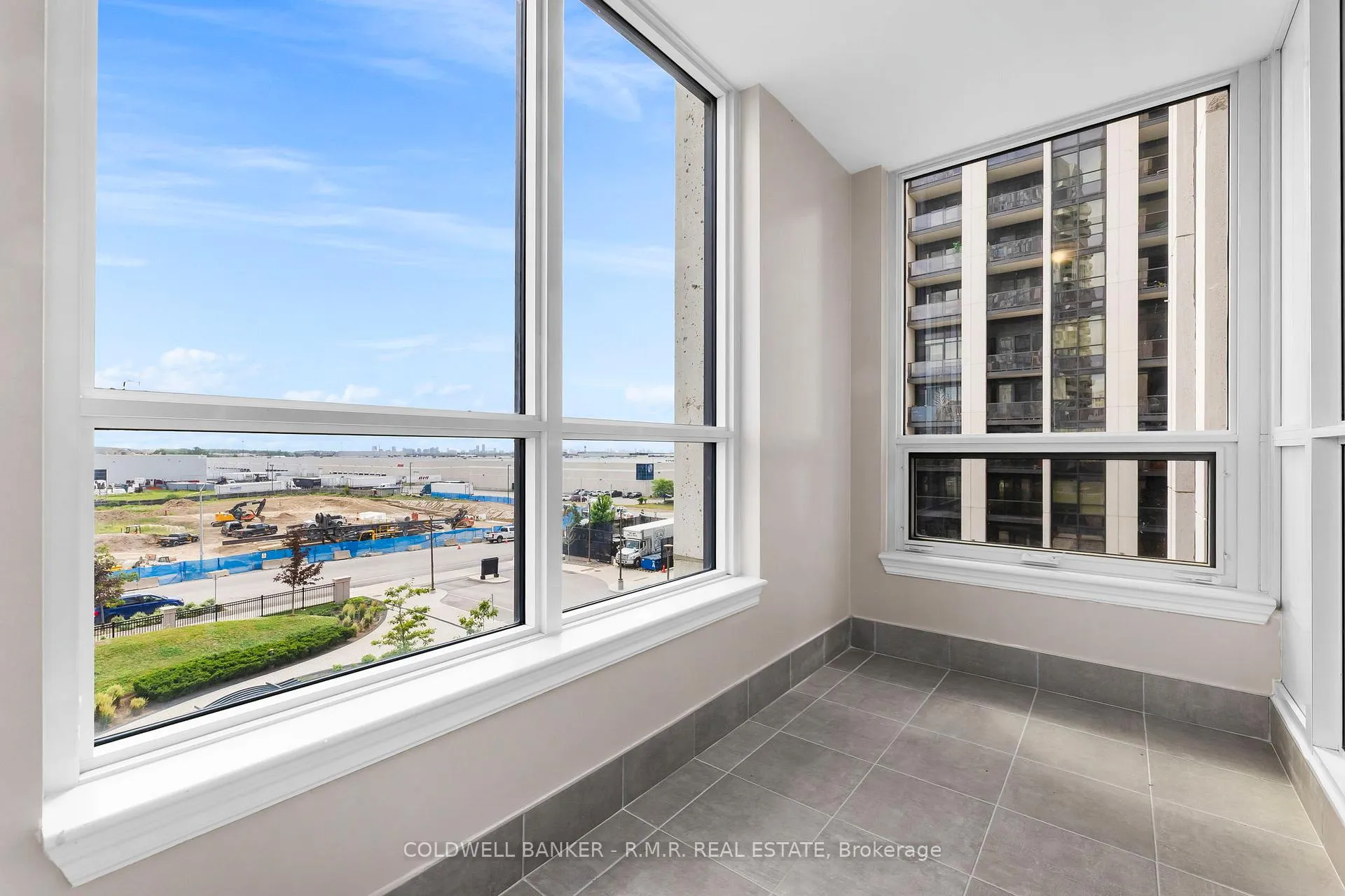 Photo 16 of Unit 404, 9085 Jane Street, Vaughan, Concord — HOMEH