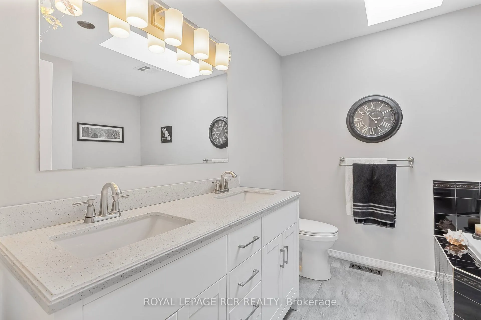 Photo 17 of 5 Biffis Court, New Tecumseth, Alliston — HOMEH