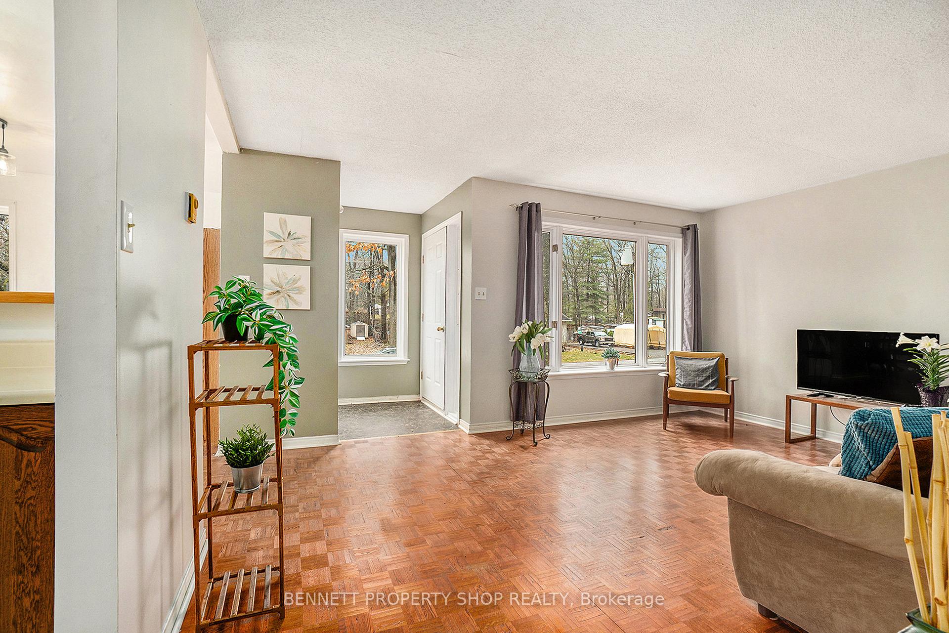 Photo 5 of 132 Woods Road, Ottawa, Constance Bay — HOMEH