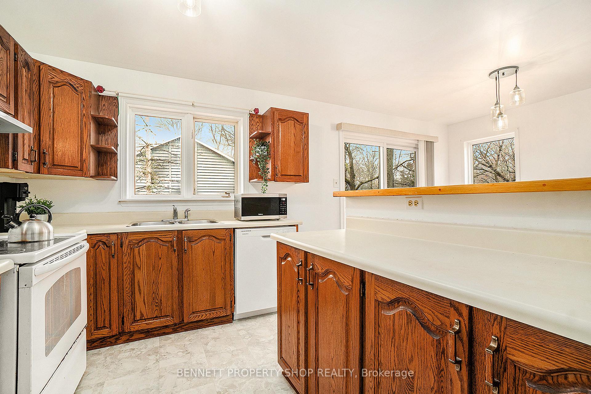 Photo 10 of 132 Woods Road, Ottawa, Constance Bay — HOMEH