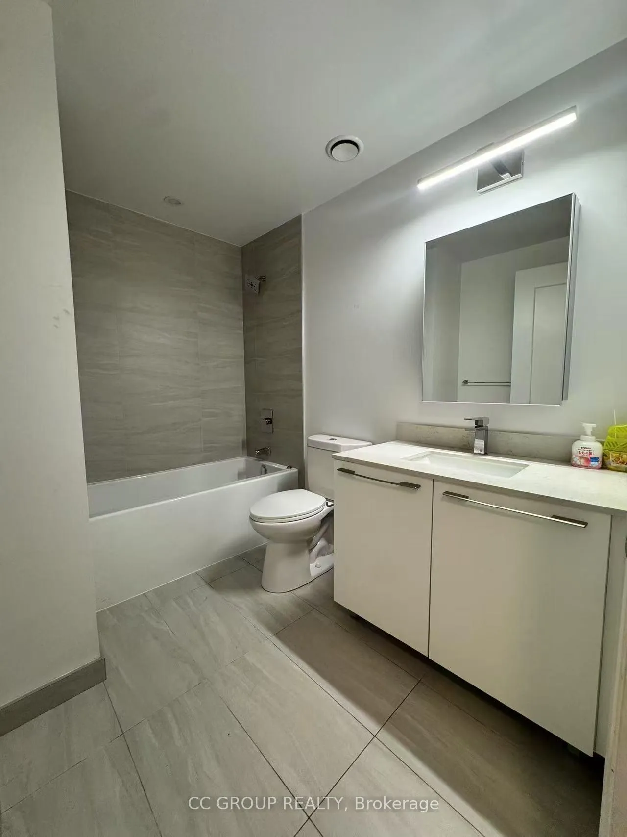 Photo 4 of Unit 806, 8 Water Walk Drive, Markham, Unionville — HOMEH