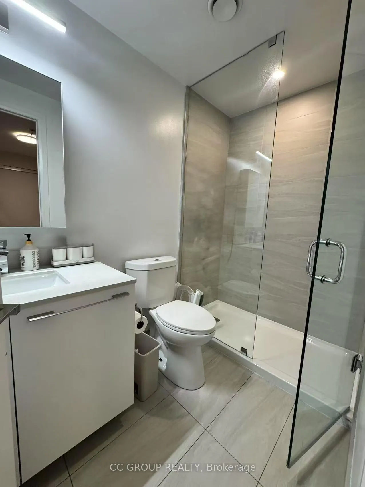 Photo 5 of Unit 806, 8 Water Walk Drive, Markham, Unionville — HOMEH