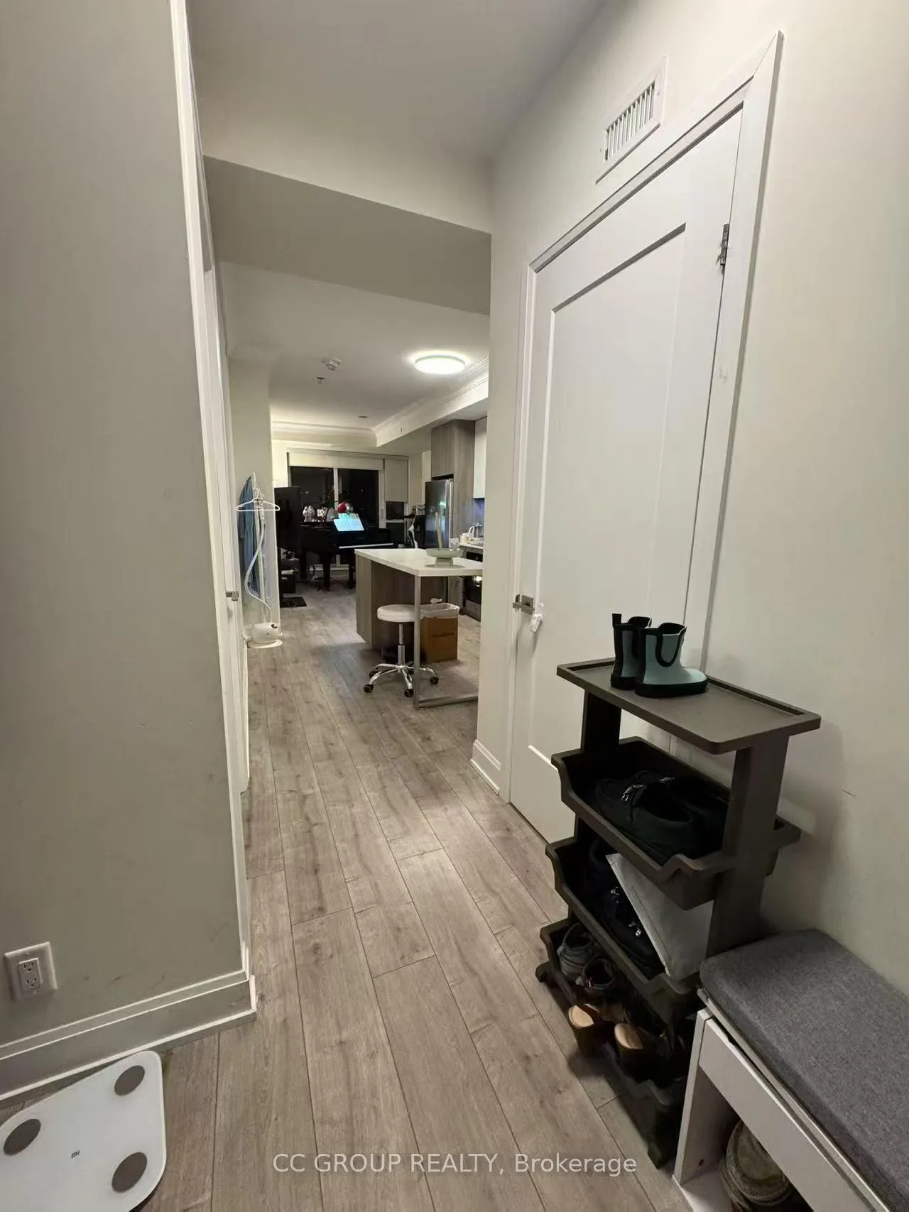 Photo 6 of Unit 806, 8 Water Walk Drive, Markham, Unionville — HOMEH