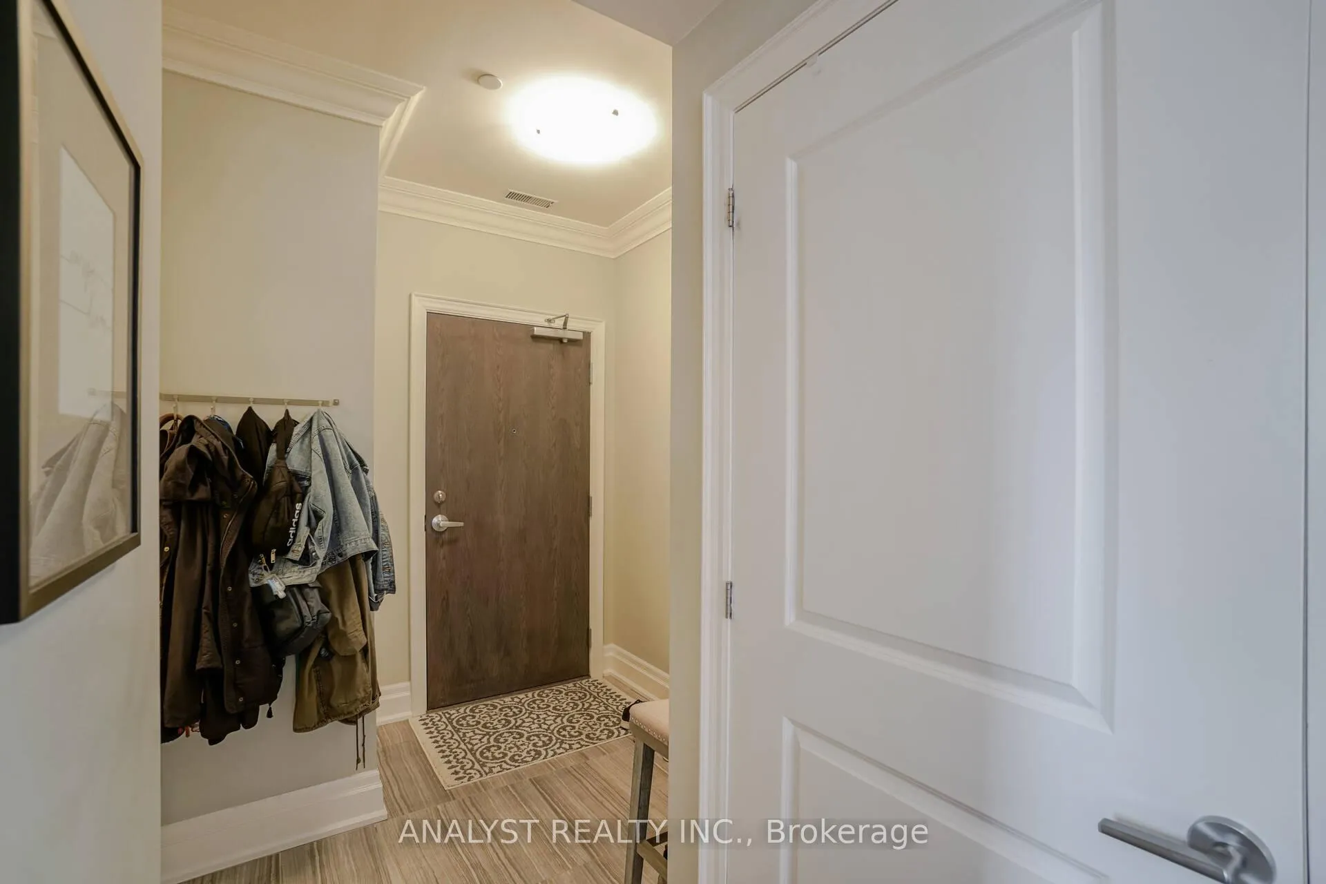 Photo 8 of 10425 Islington Avenue, Vaughan, Kleinburg — HOMEH