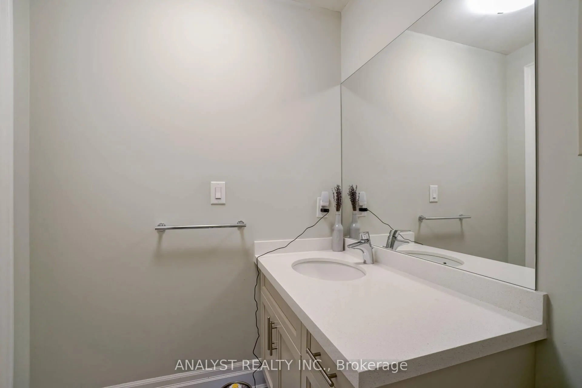 Photo 17 of 10425 Islington Avenue, Vaughan, Kleinburg — HOMEH