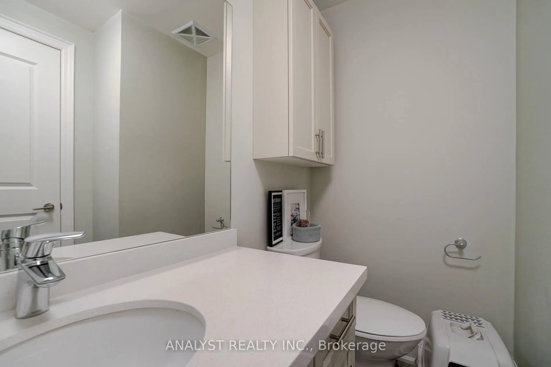 Photo 18 of 10425 Islington Avenue, Vaughan, Kleinburg — HOMEH