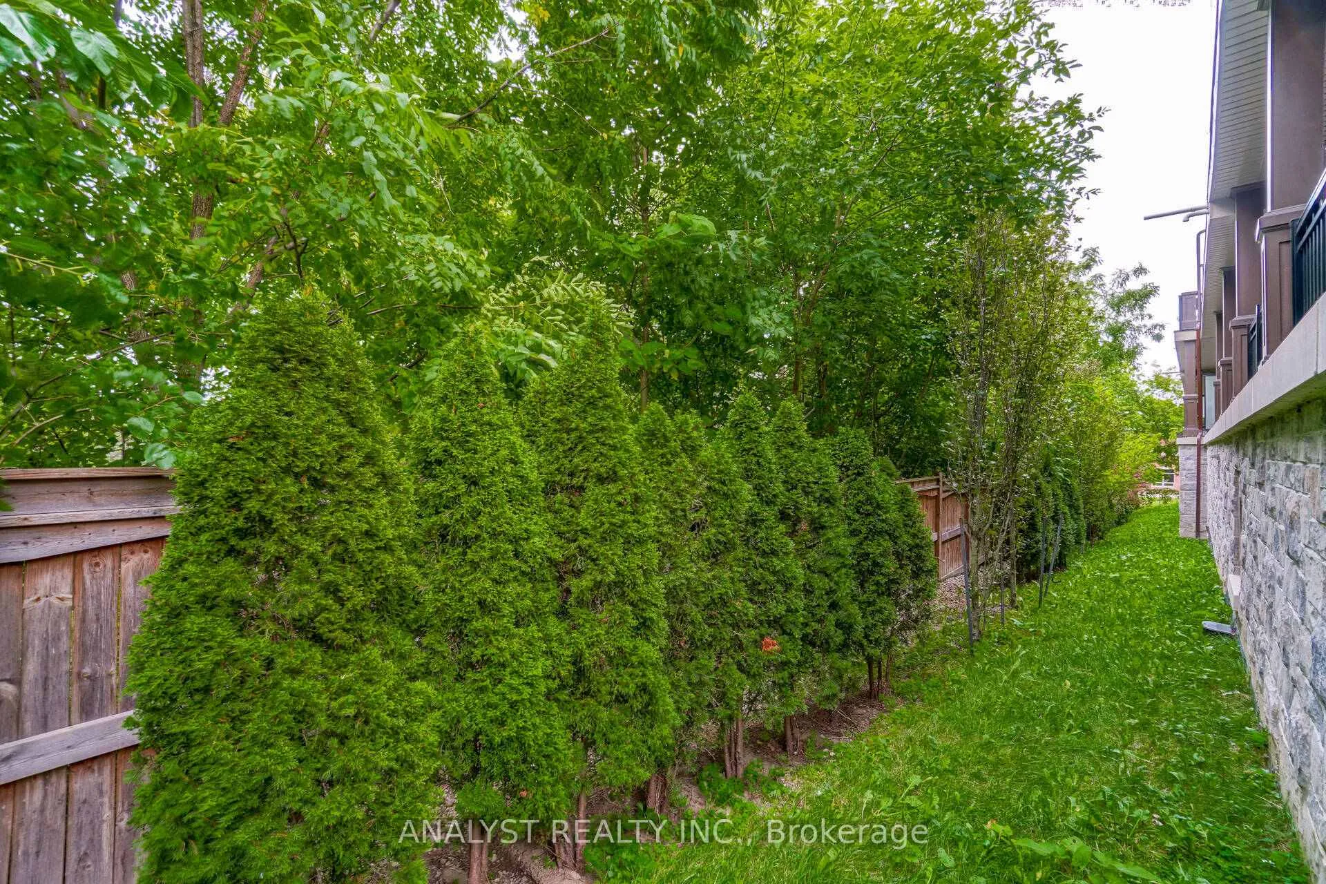 Photo 30 of 10425 Islington Avenue, Vaughan, Kleinburg — HOMEH