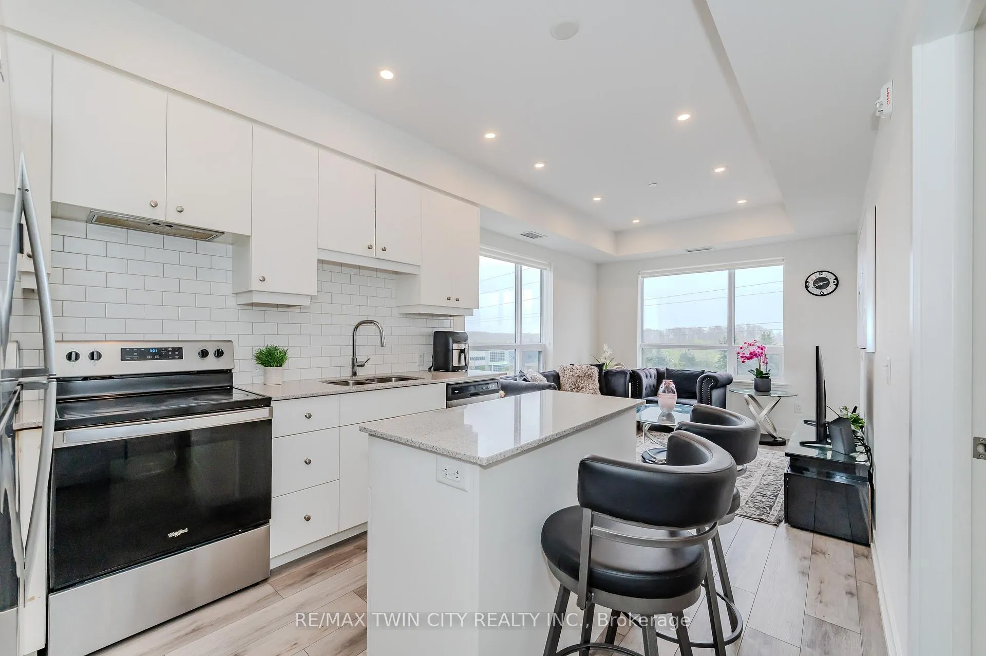 Photo 4 of Unit 414, 255 Northfield Drive E, Waterloo — HOMEH