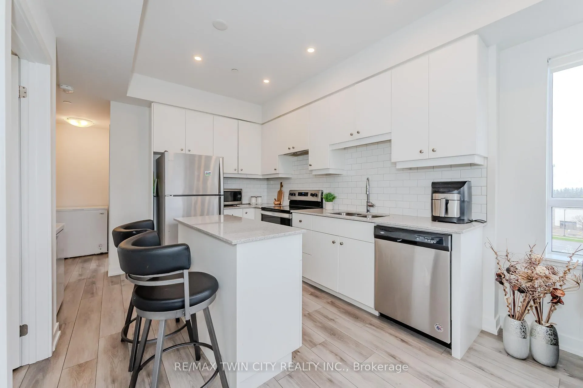 Photo 5 of Unit 414, 255 Northfield Drive E, Waterloo — HOMEH