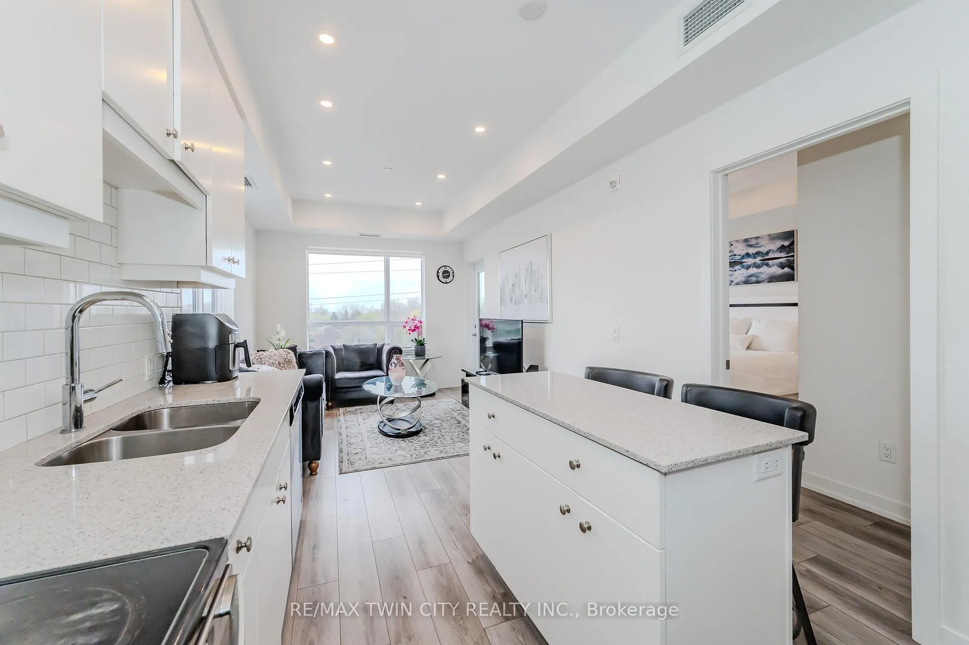 Photo 8 of Unit 414, 255 Northfield Drive E, Waterloo — HOMEH