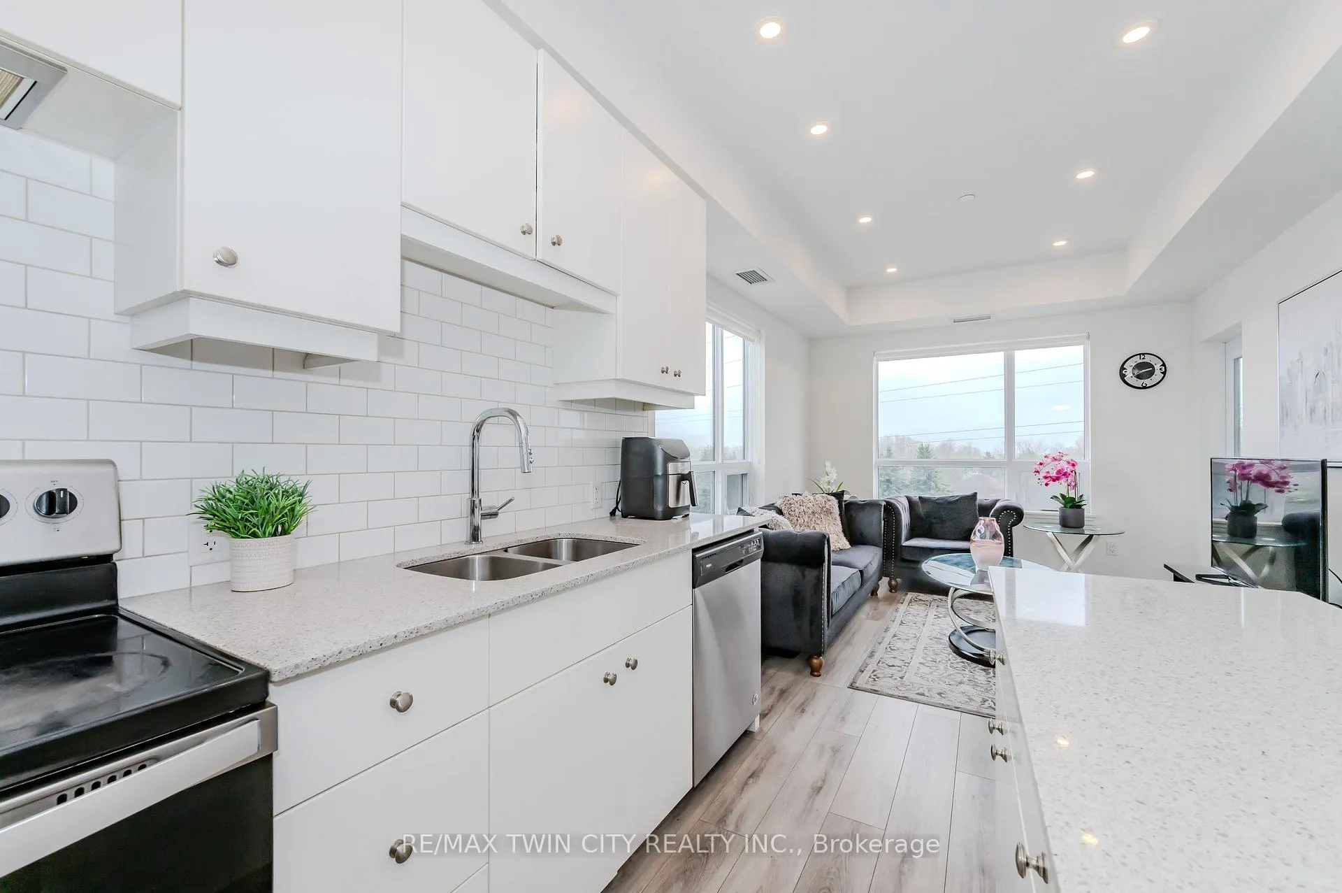 Photo 9 of Unit 414, 255 Northfield Drive E, Waterloo — HOMEH
