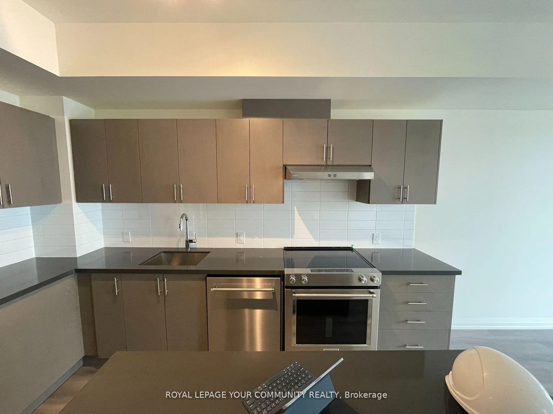 Photo 3 of Unit 204, 8960 Jane Street, Vaughan, Concord — HOMEH
