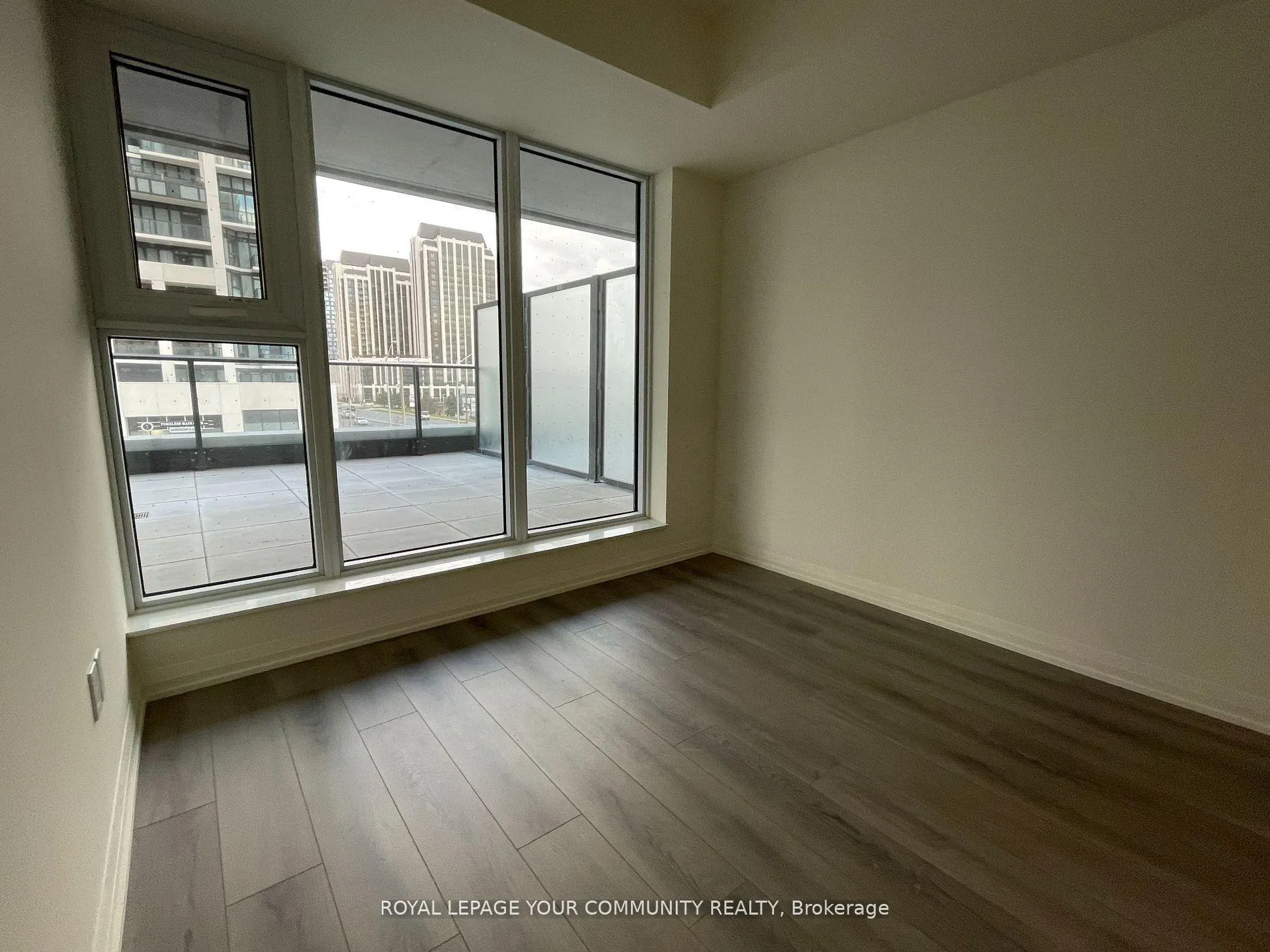 Photo 9 of Unit 204, 8960 Jane Street, Vaughan, Concord — HOMEH