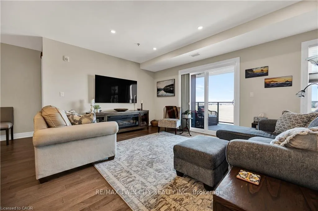 Photo 8 of Unit 405, 249 Grey Silo Road, Waterloo — HOMEH