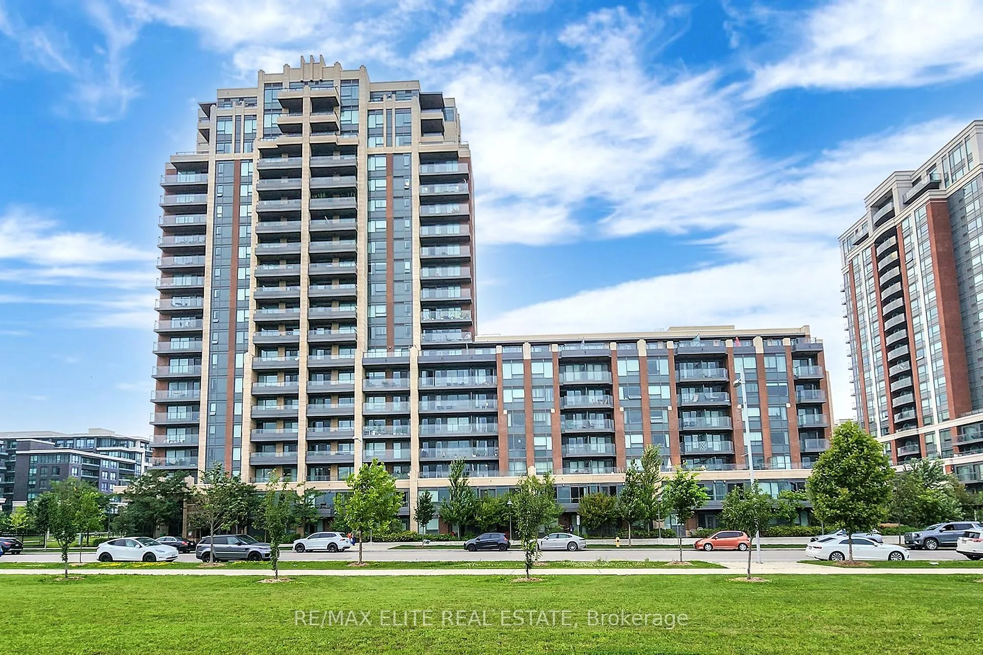 Photo 1 of Unit 101, 18 Uptown Drive, Markham, Unionville — HOMEH
