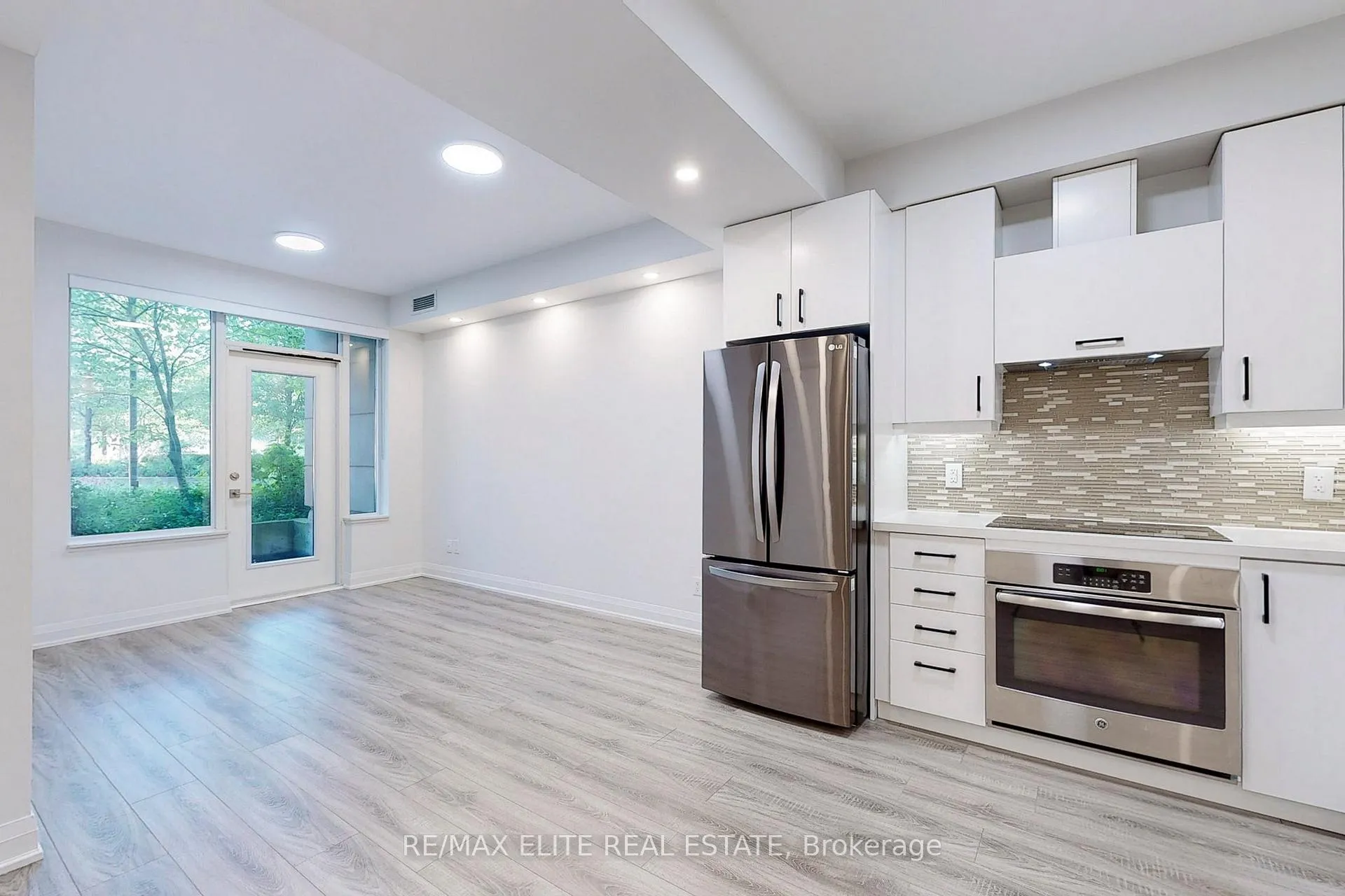 Photo 6 of Unit 101, 18 Uptown Drive, Markham, Unionville — HOMEH