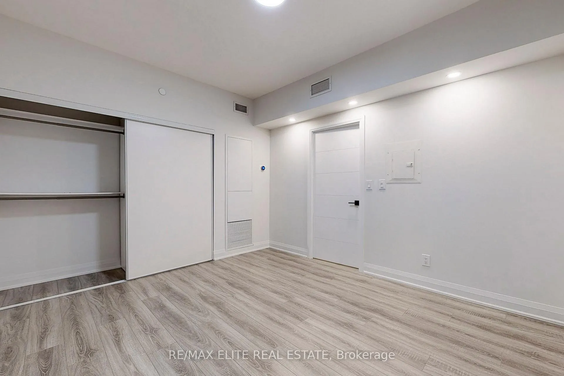 Photo 11 of Unit 101, 18 Uptown Drive, Markham, Unionville — HOMEH